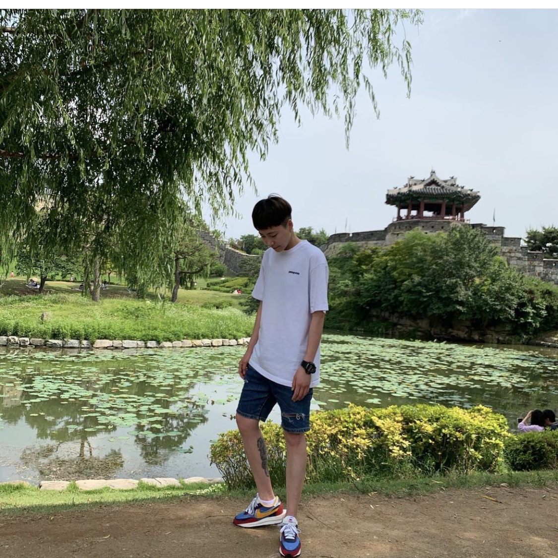 Nike x Sacai LDWaffle Blue Multi 착용 스타일