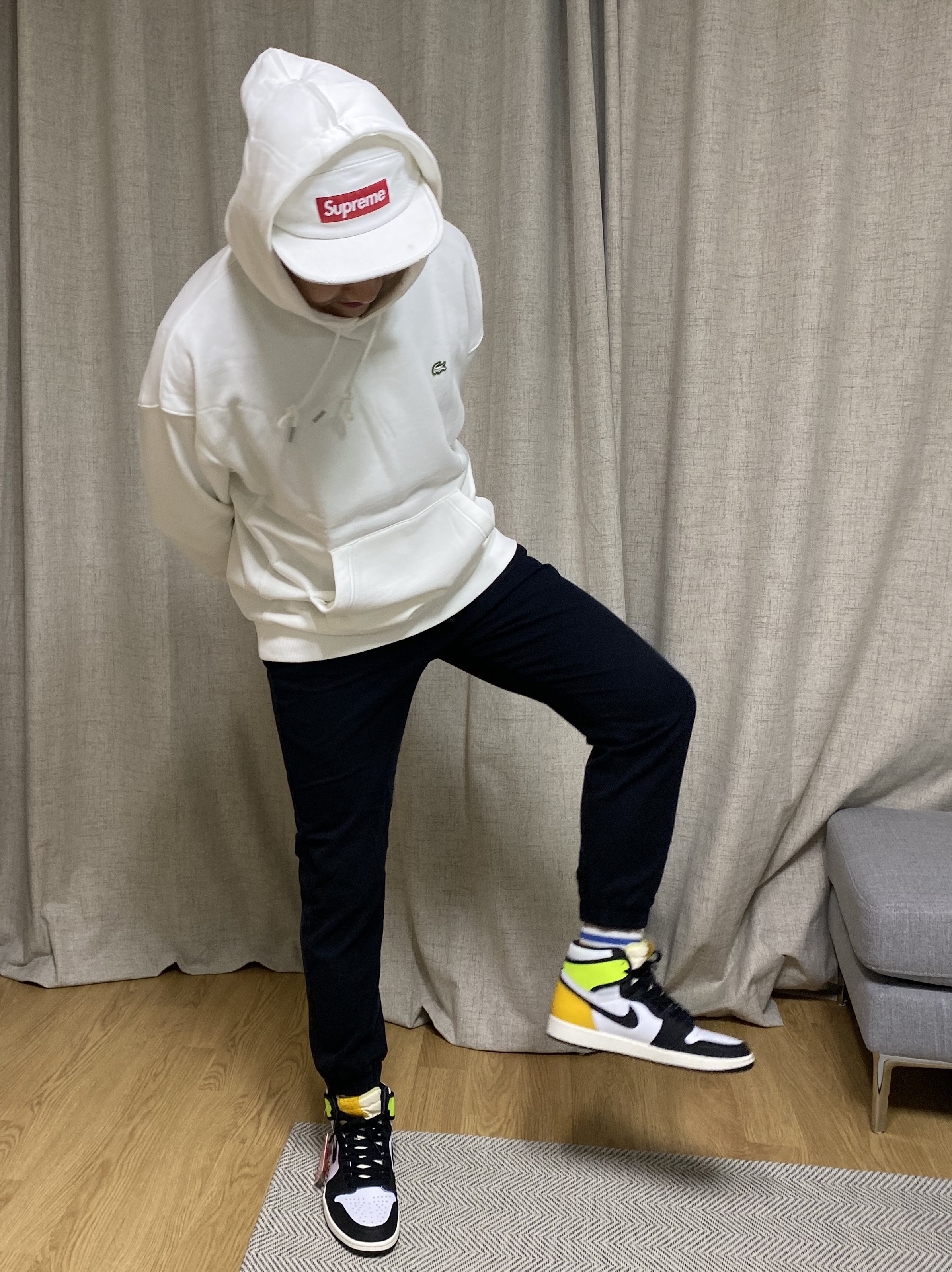 Jordan 1 Retro High OG Volt Gold 착용 스타일