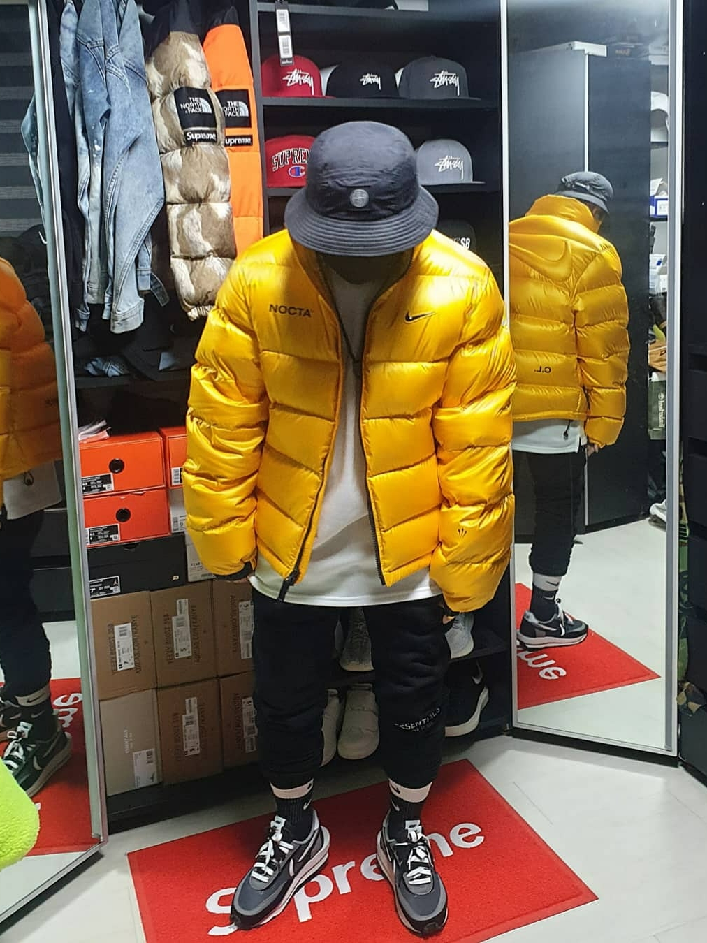 Nike x Drake Nocta Puffer Jacket University Gold - Asia, Nike x Sacai LDWaffle Black 착용 스타일