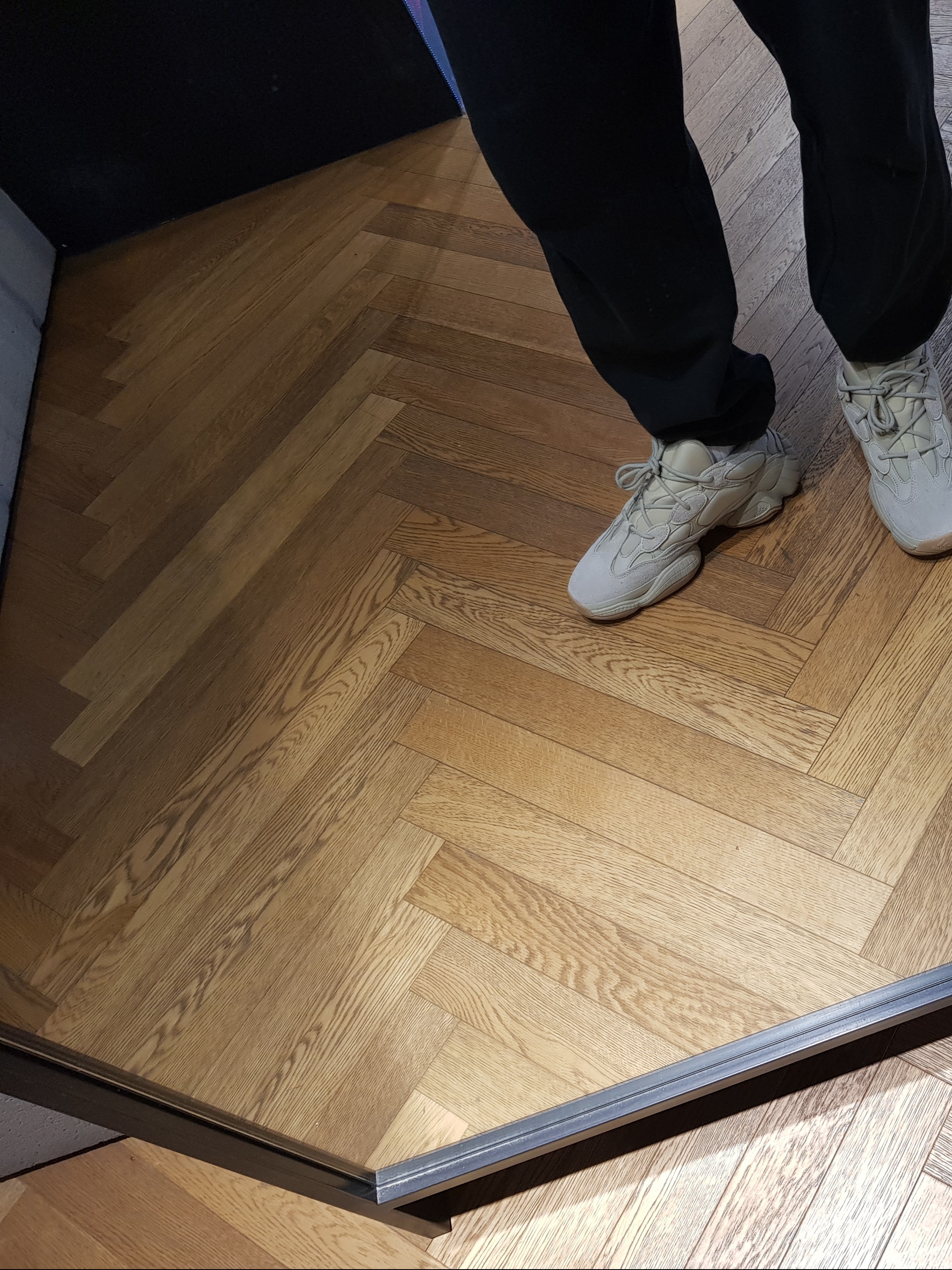 Adidas Yeezy 500 Stone 착용 스타일 - 2