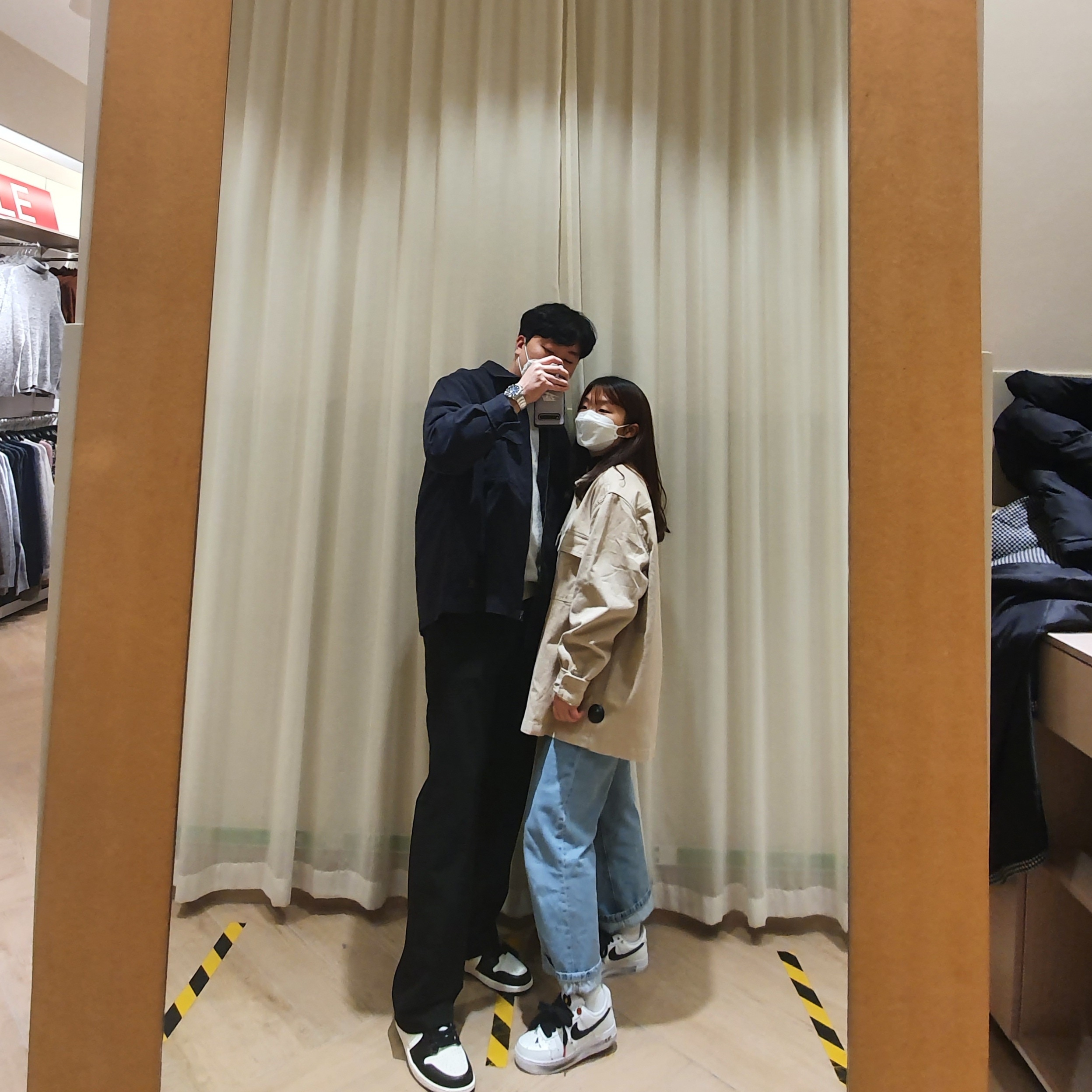 Jordan 1 Retro High OG Black Mocha, Nike x Peaceminusone Air Force 1 Low Para-Noise 2.0 착용 스타일
