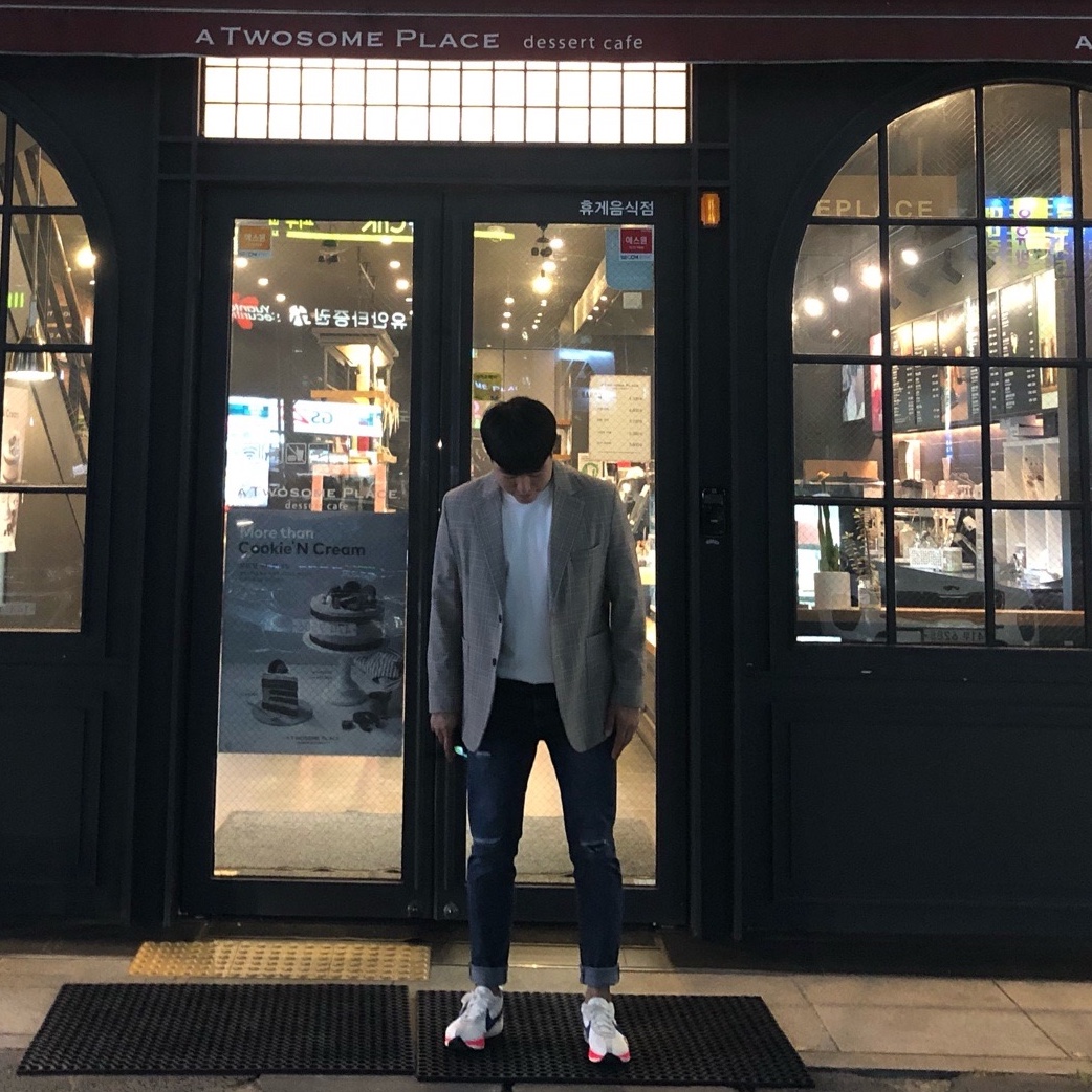 Nike Moon Racer Sail Solar Blue 착용 스타일 - 2