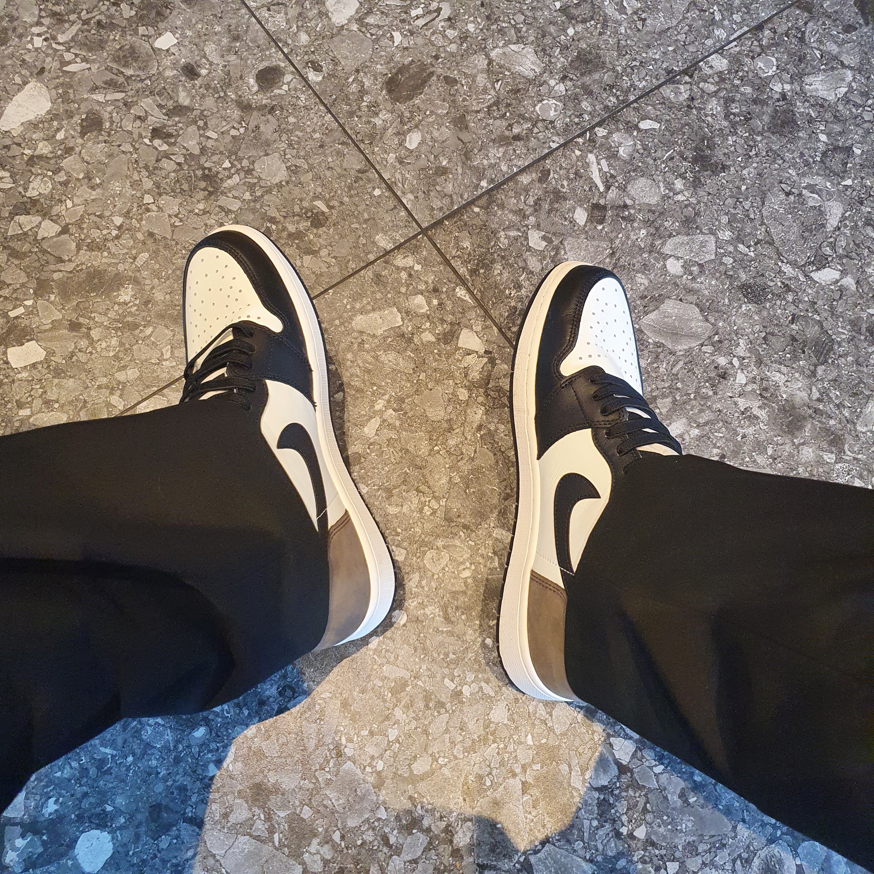 Jordan 1 Retro High OG Black Mocha 착용 스타일