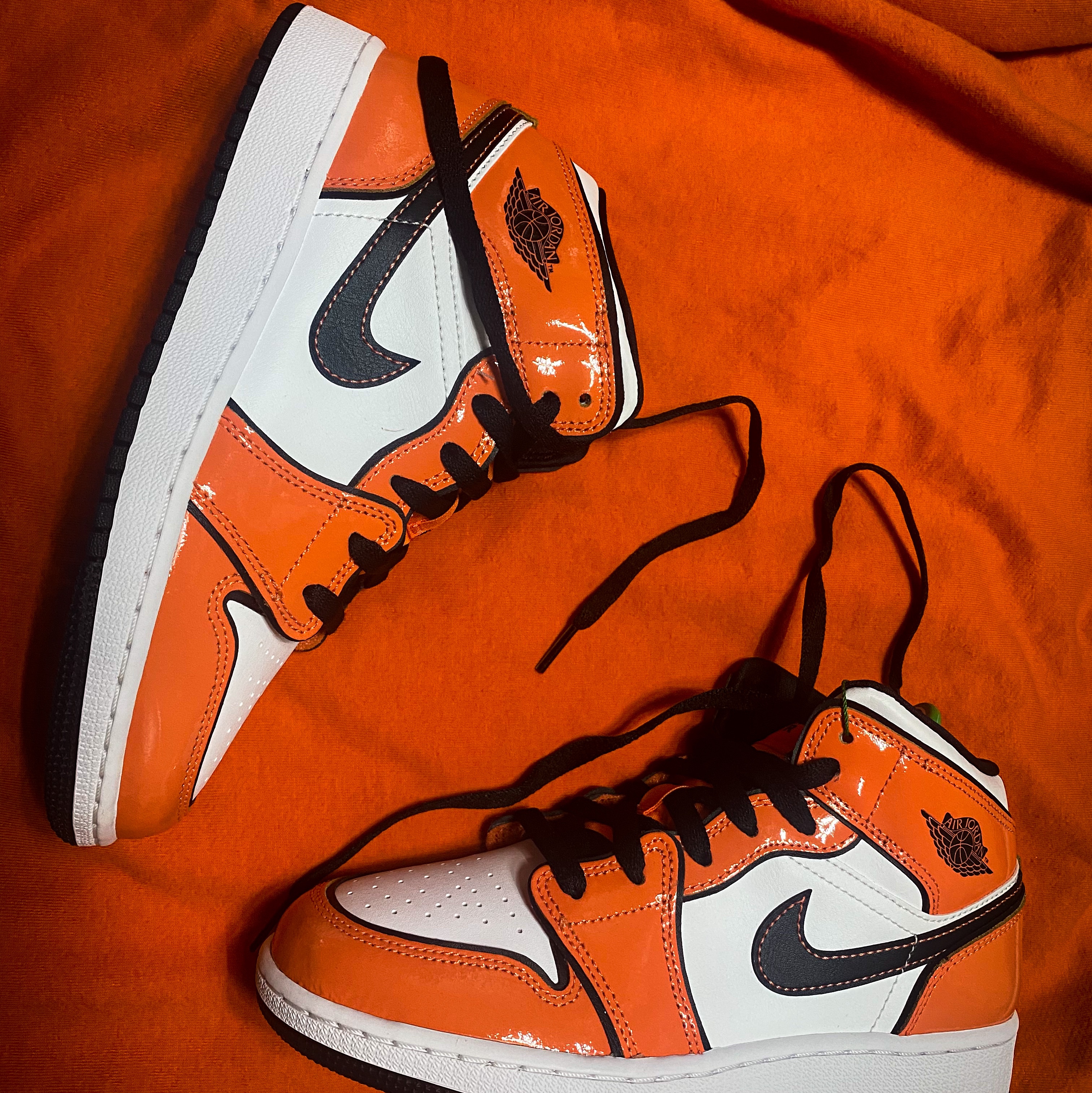 (GS) Jordan 1 Mid SE Turf Orange 착용 스타일