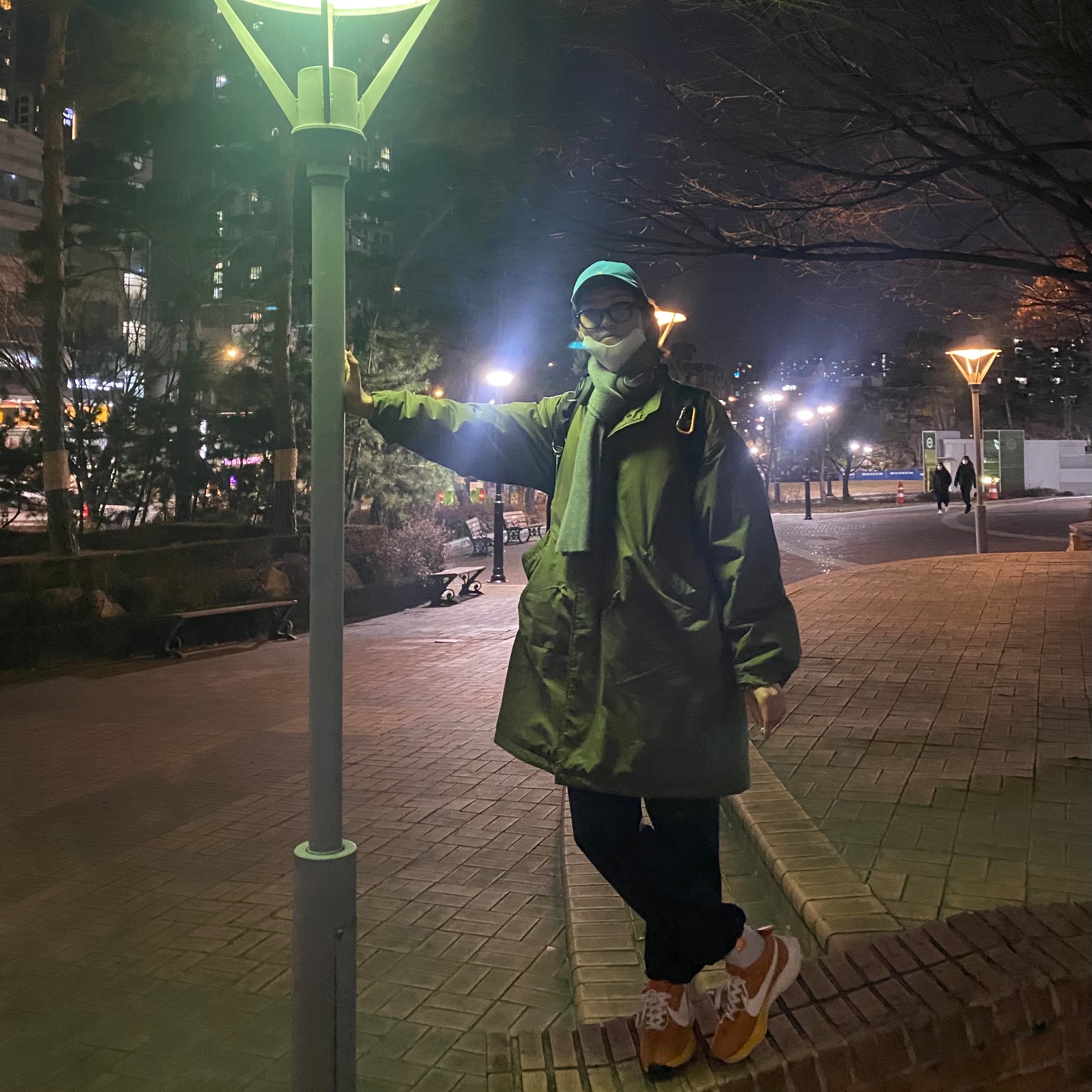 Nike Moon Racer Monarch 착용 스타일