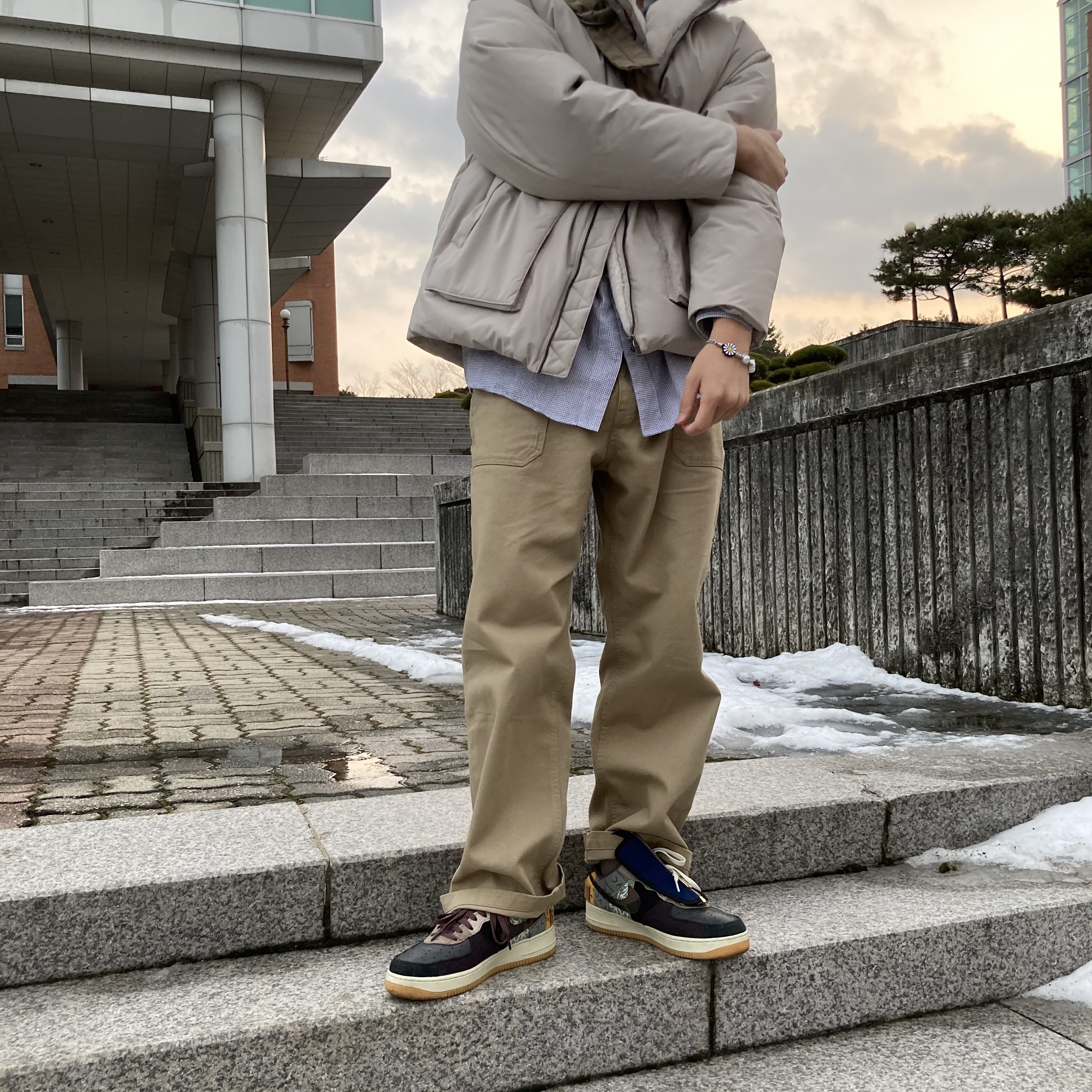 Nike x Travis Scott Air Force 1 Low Cactus Jack 착용 스타일