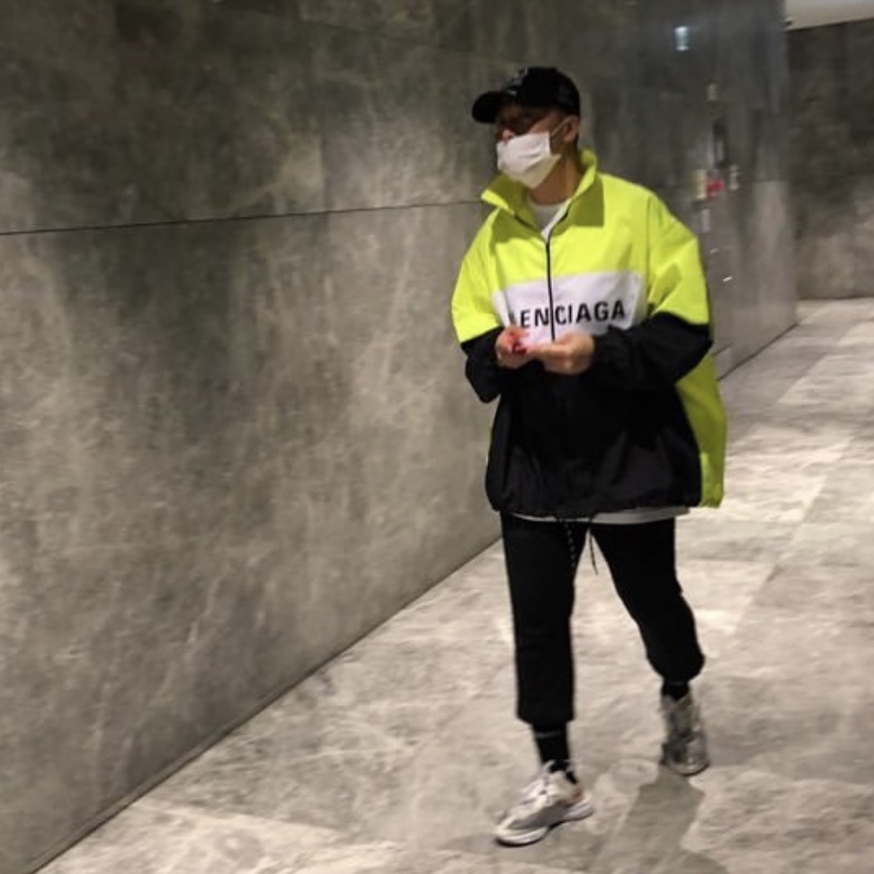 Nike React Element 87 Sail Light Bone 착용 스타일