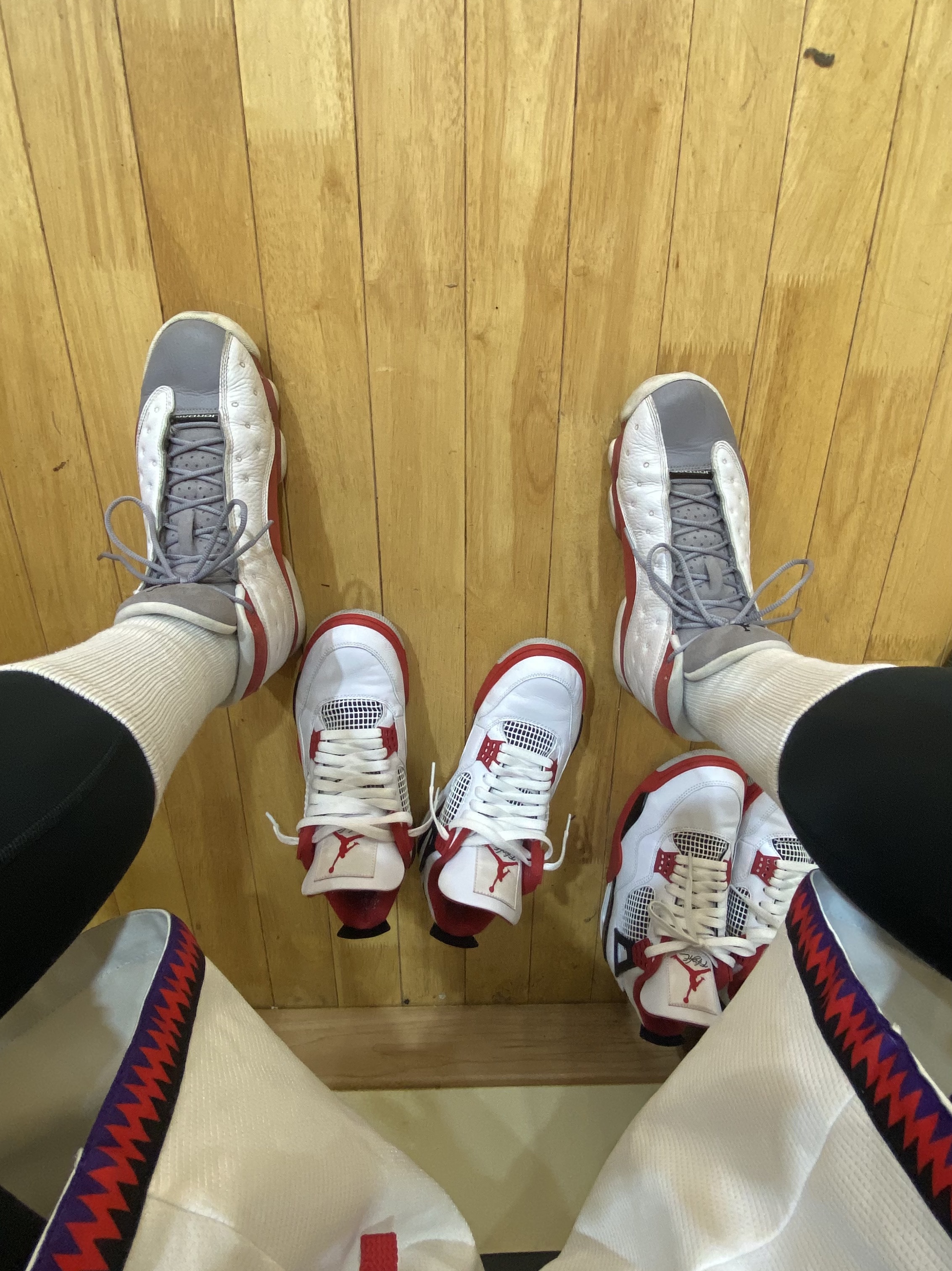 Jordan 4 Retro OG Fire Red 2020 착용 스타일 - 2