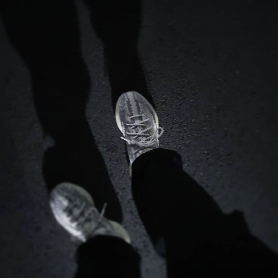 Adidas Yeezy Boost 380 Alien 착용 스타일