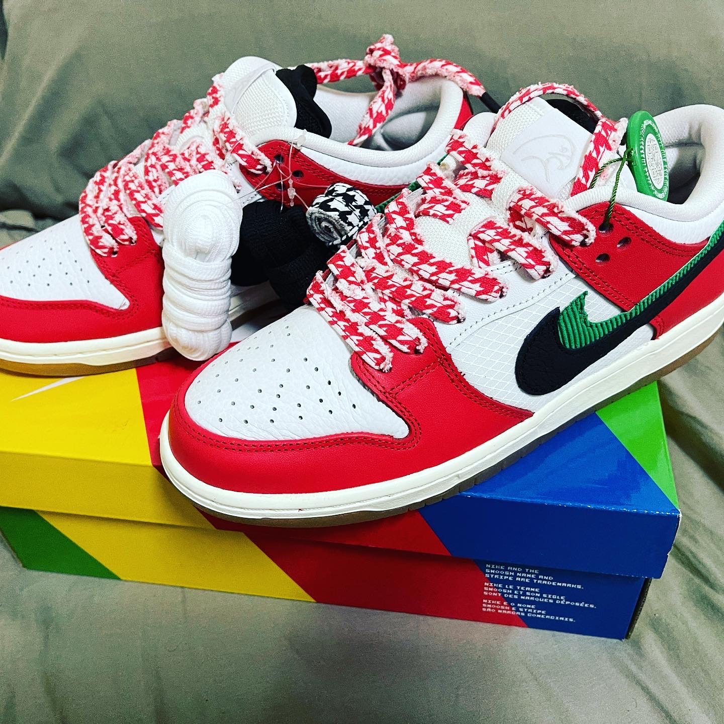 Nike x Frame Skate SB Dunk Low Pro Habibi 착용 스타일