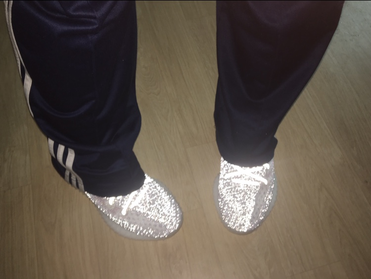Adidas Yeezy Boost 350 V2 Static - Reflective 착용 스타일
