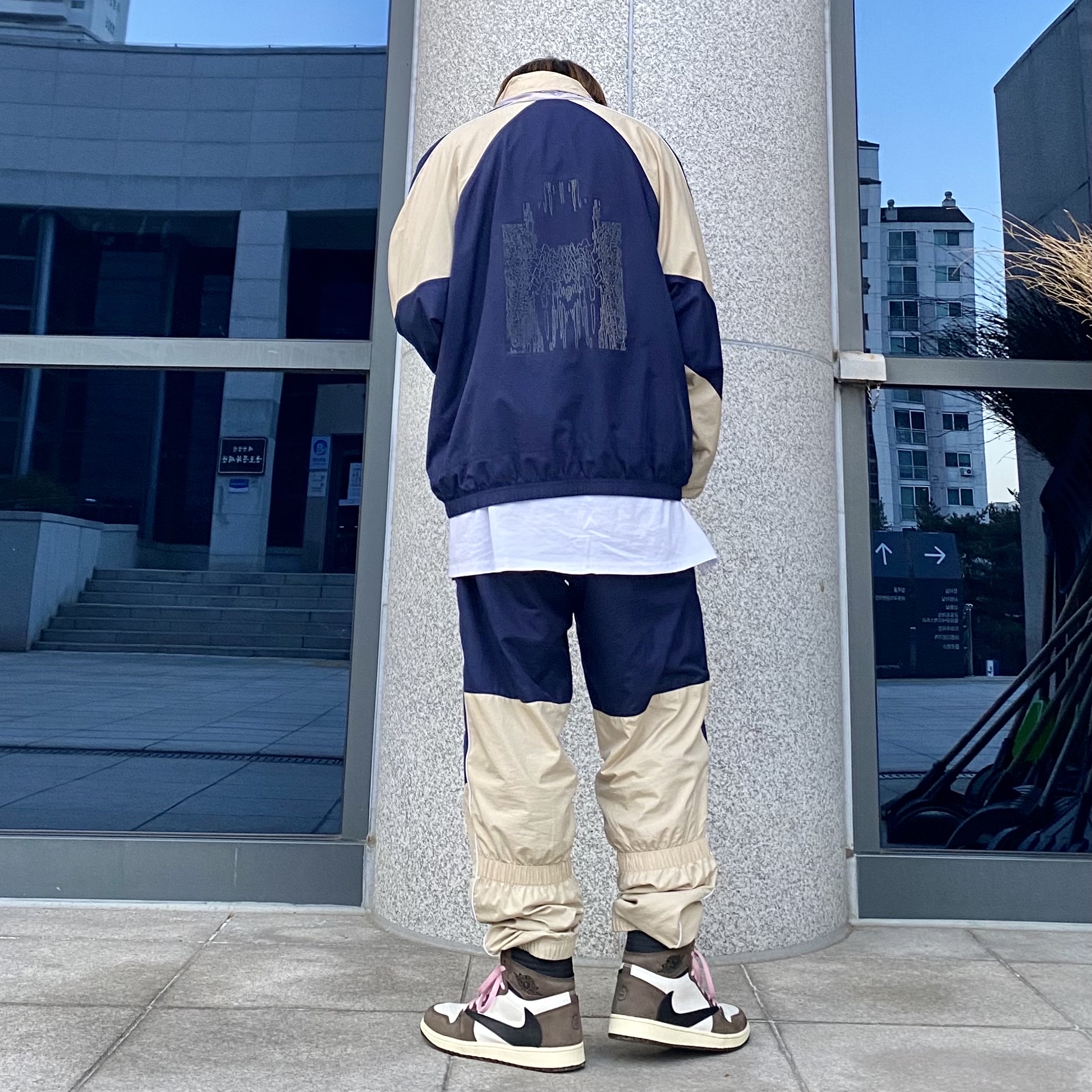 Jordan 1 x Travis Scott Retro High OG SP Mocha 착용 스타일