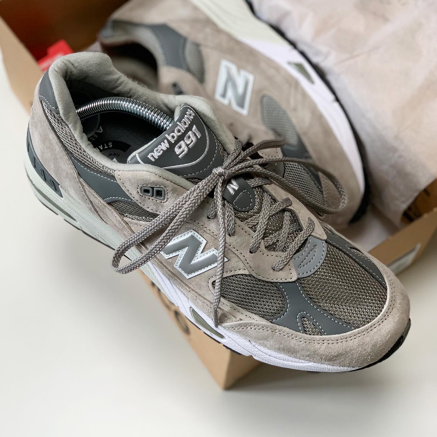 New Balance 991 Made in UK Grey 착용 스타일 - 2