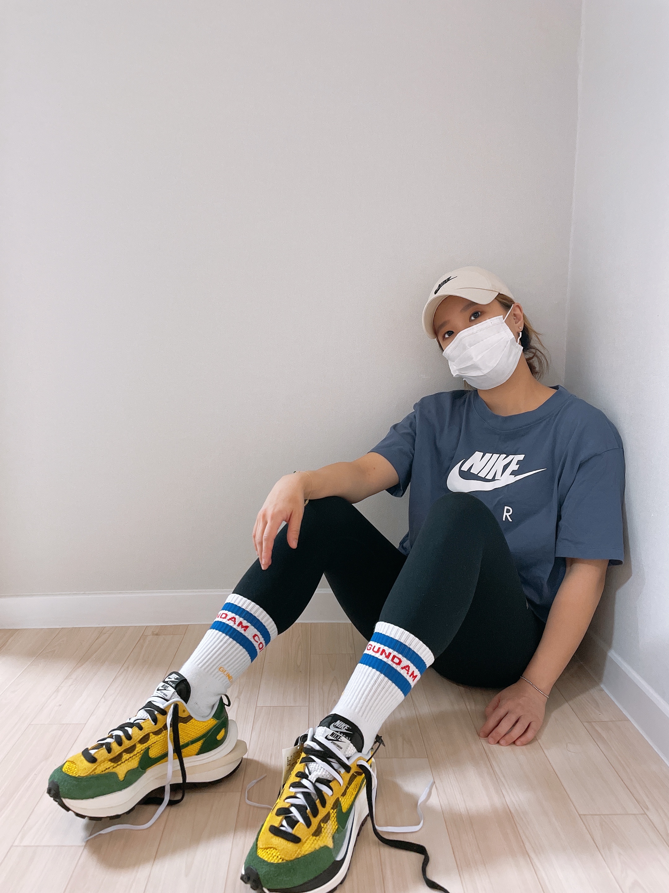 Nike x Sacai VaporWaffle Tour Yellow & Gorge Green Sail 착용 스타일