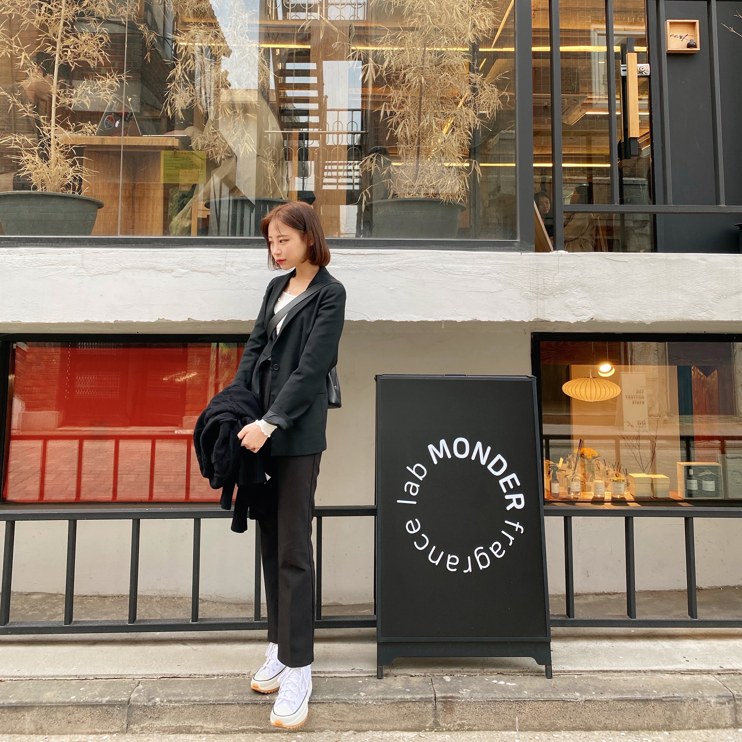 Converse x JW Anderson Run Star Hike Hi White 착용 스타일 - 2