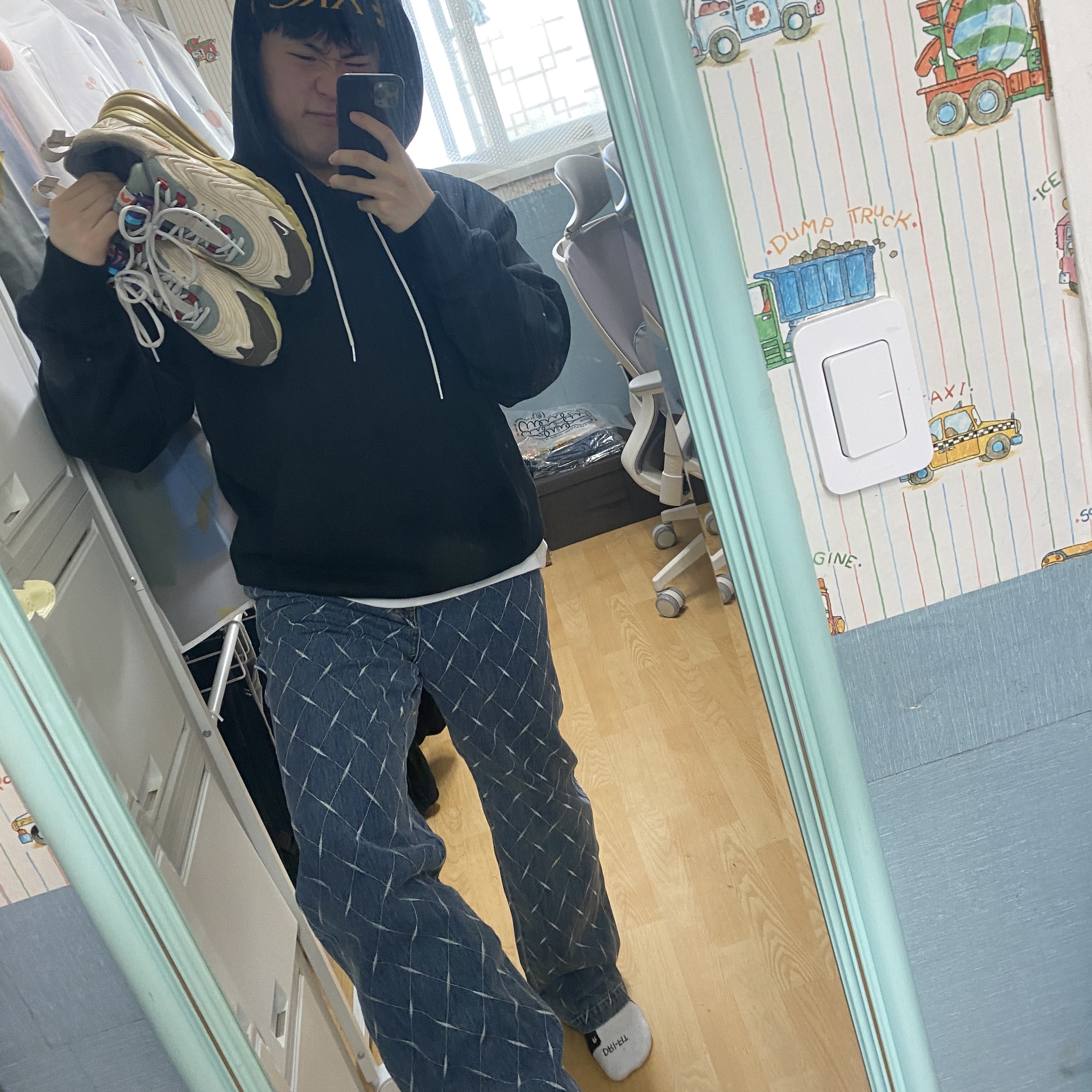 Nike x Travis Scott Air Max 270 React Cactus Trails, Palace x Arc'teryx Beanie Black - 20FW 착용 스타일 - 3