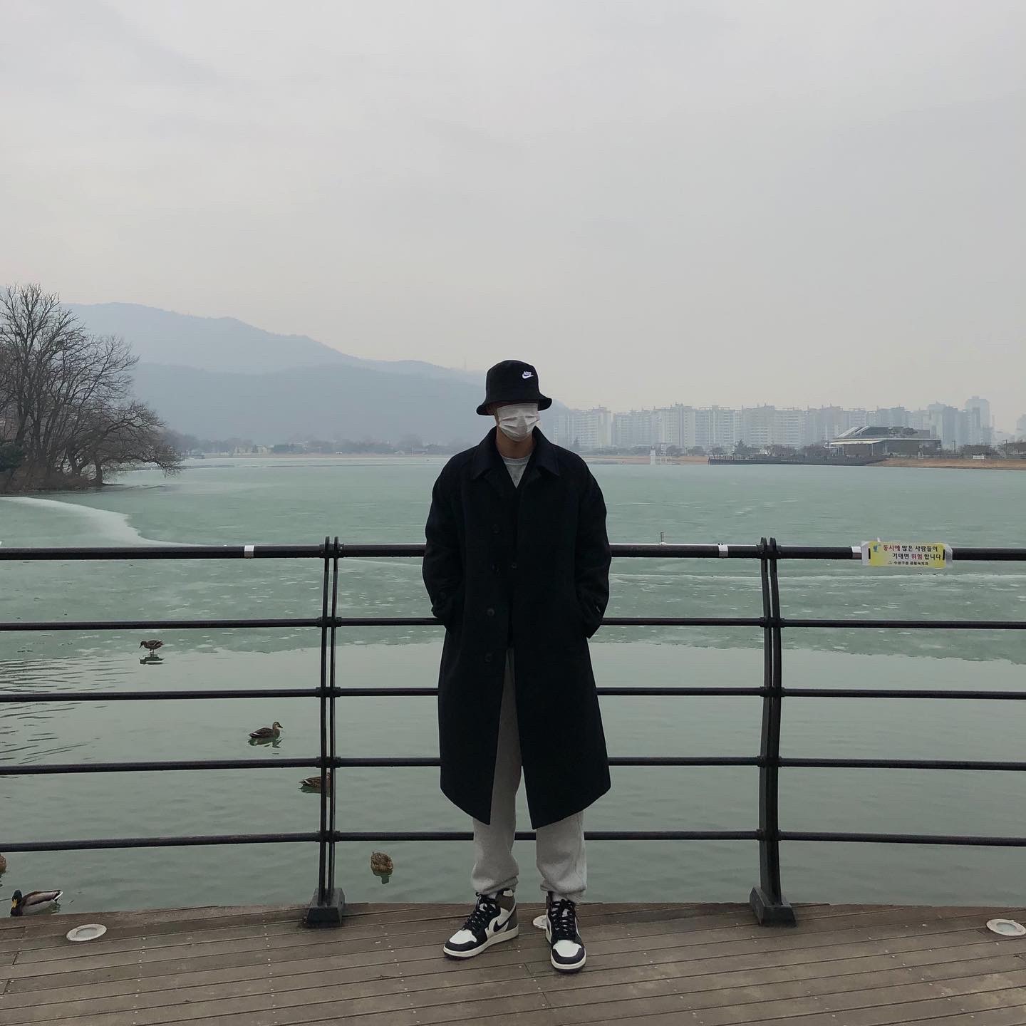 Jordan 1 Retro High OG Black Mocha 착용 스타일