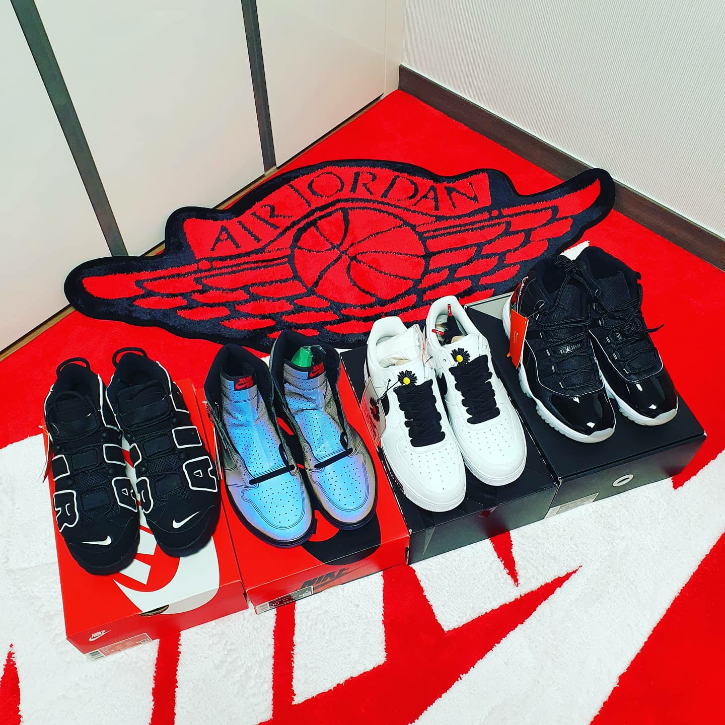 Nike Air More Uptempo Black White 2020, Jordan 1 Retro High Fearless Zoom 착용 스타일