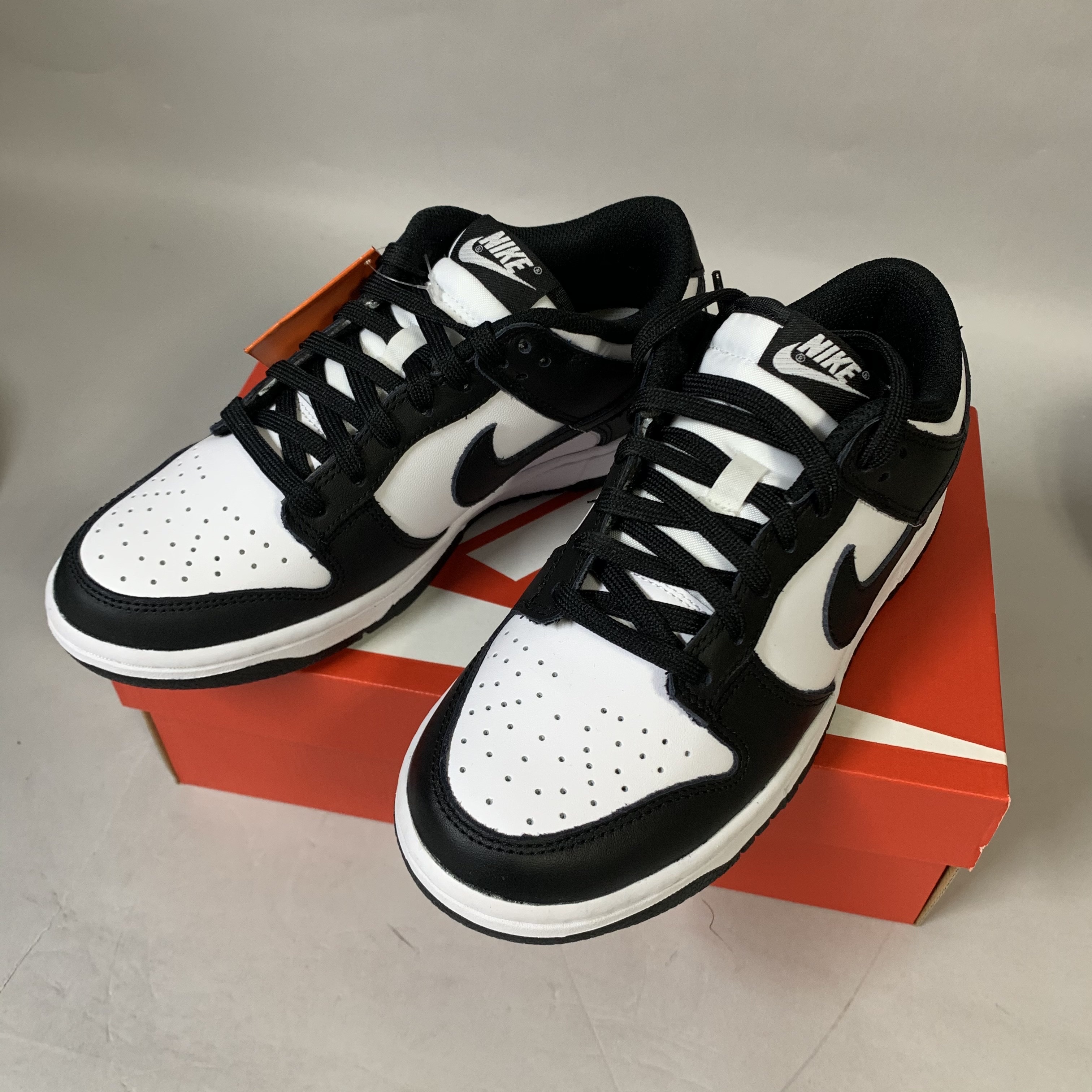 (W) Nike Dunk Low Black 착용 스타일 - 2