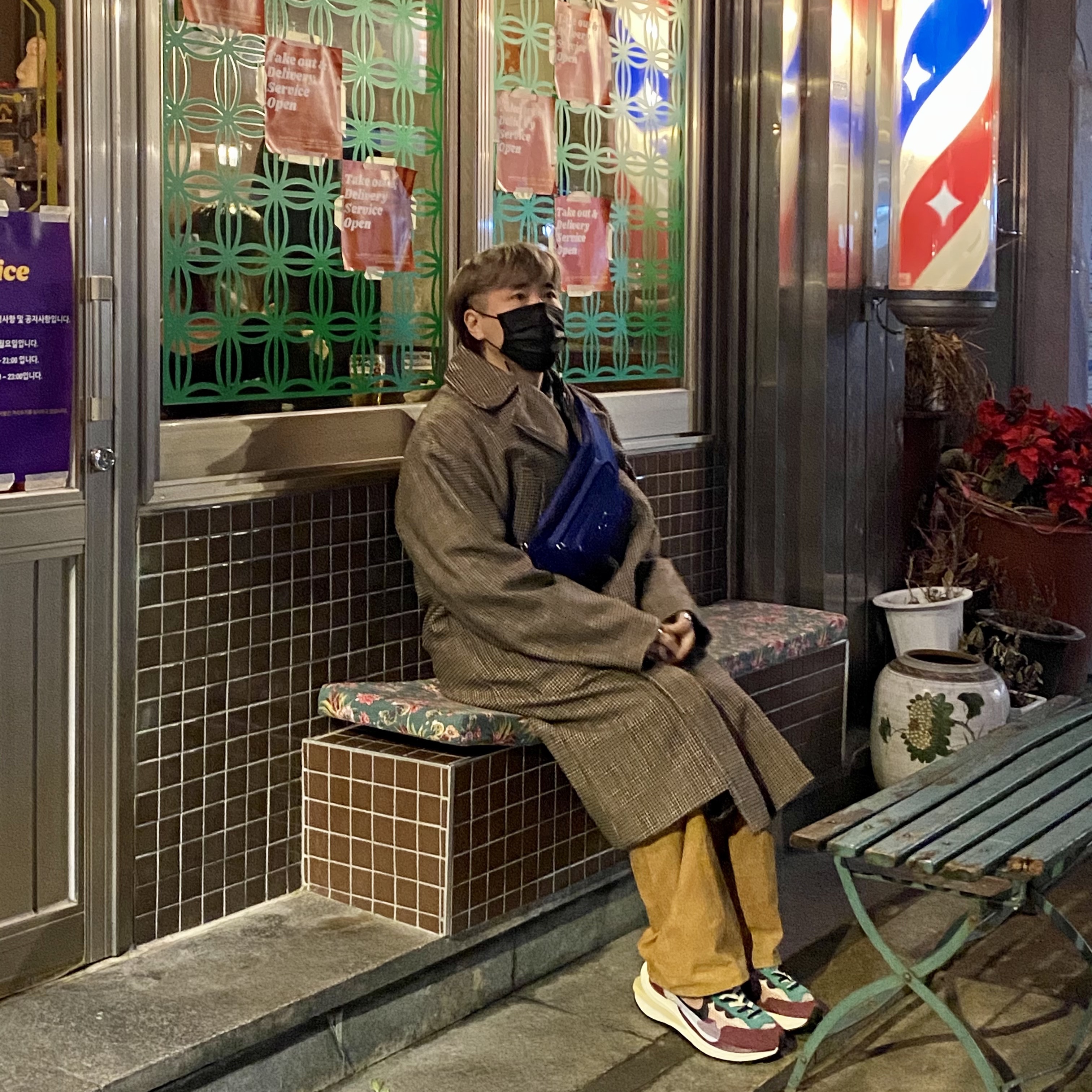 Nike x Sacai VaporWaffle String & Black Villain Red 착용 스타일