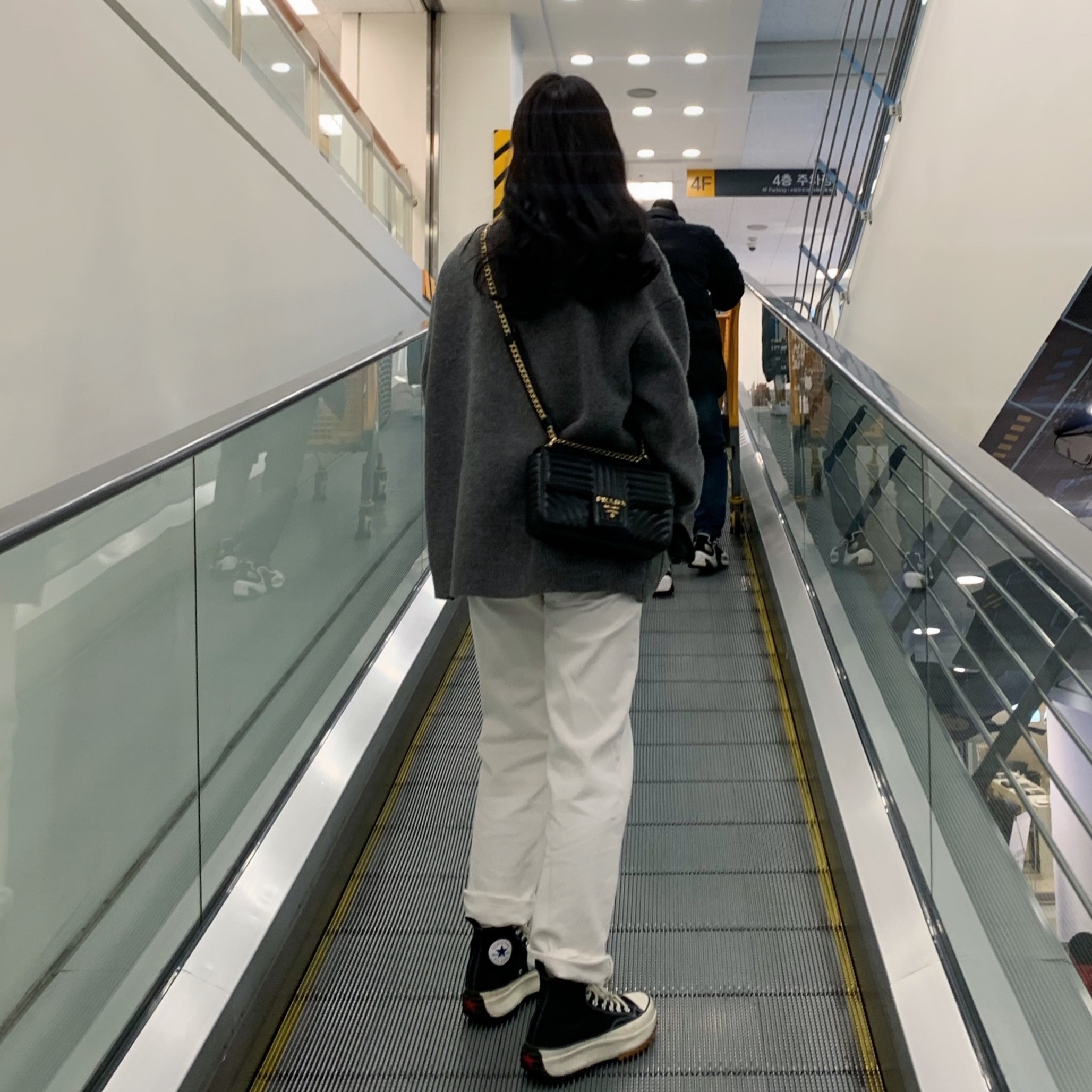 Converse x JW Anderson Run Star Hike Hi Black 착용 스타일