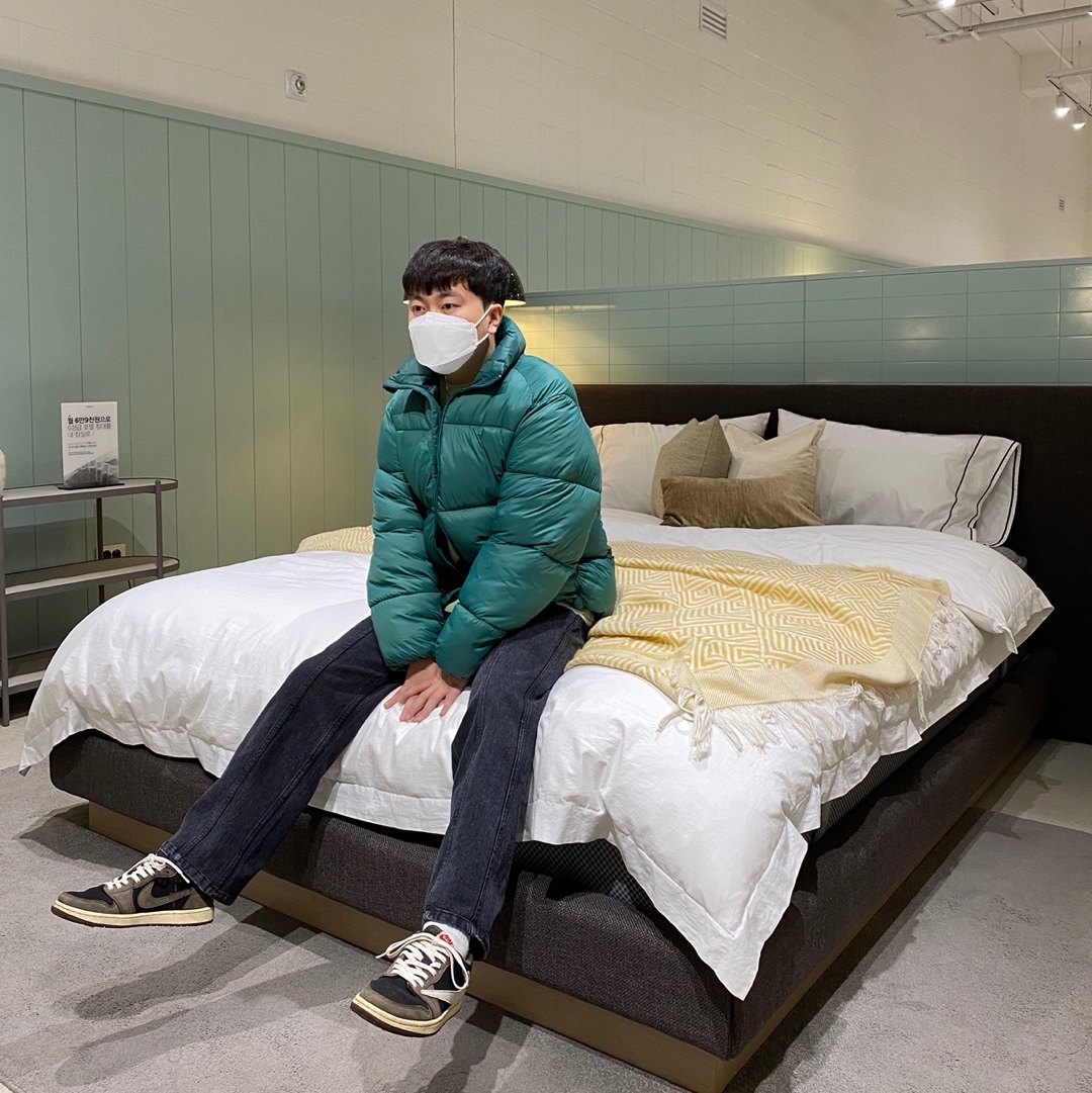 Jordan 1 x Travis Scott Retro Low OG SP Mocha 착용 스타일