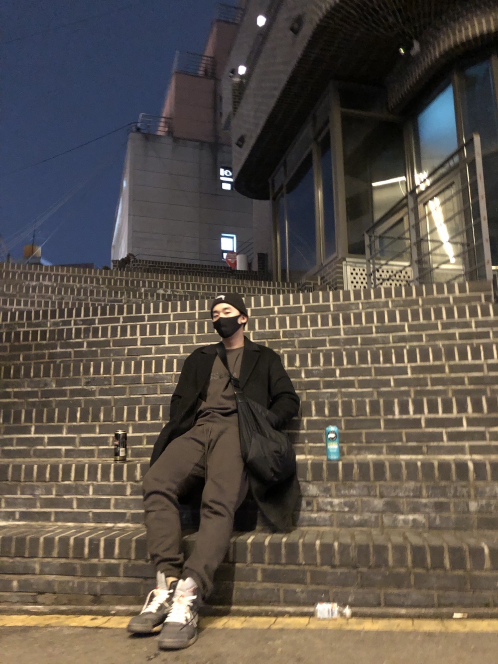 Jordan 5 x Off-White Retro SP Black Muslin, Essentials Sweatpants Weathered Black - 20FW 착용 스타일 - 1