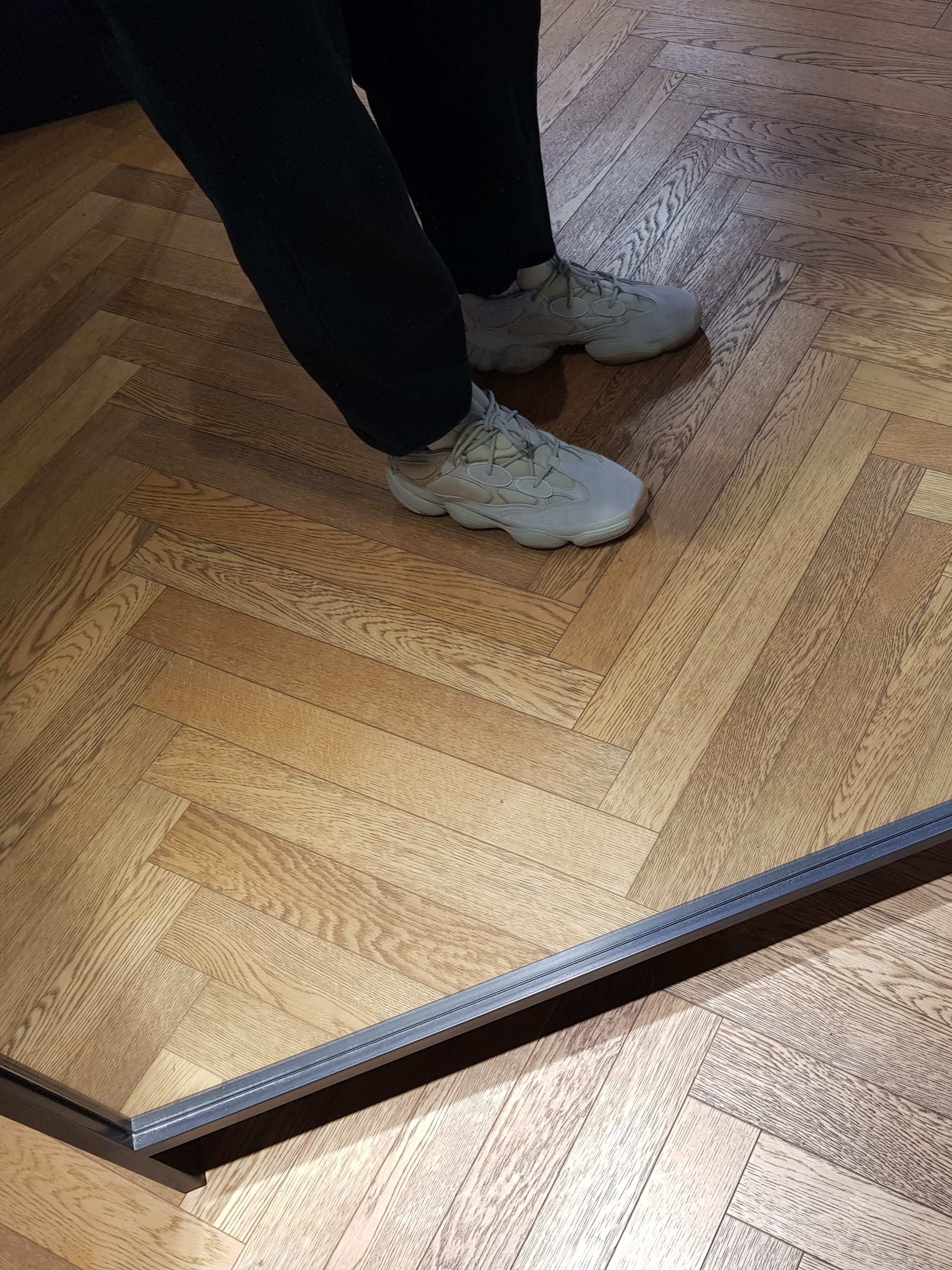 Adidas Yeezy 500 Stone 착용 스타일 - 3