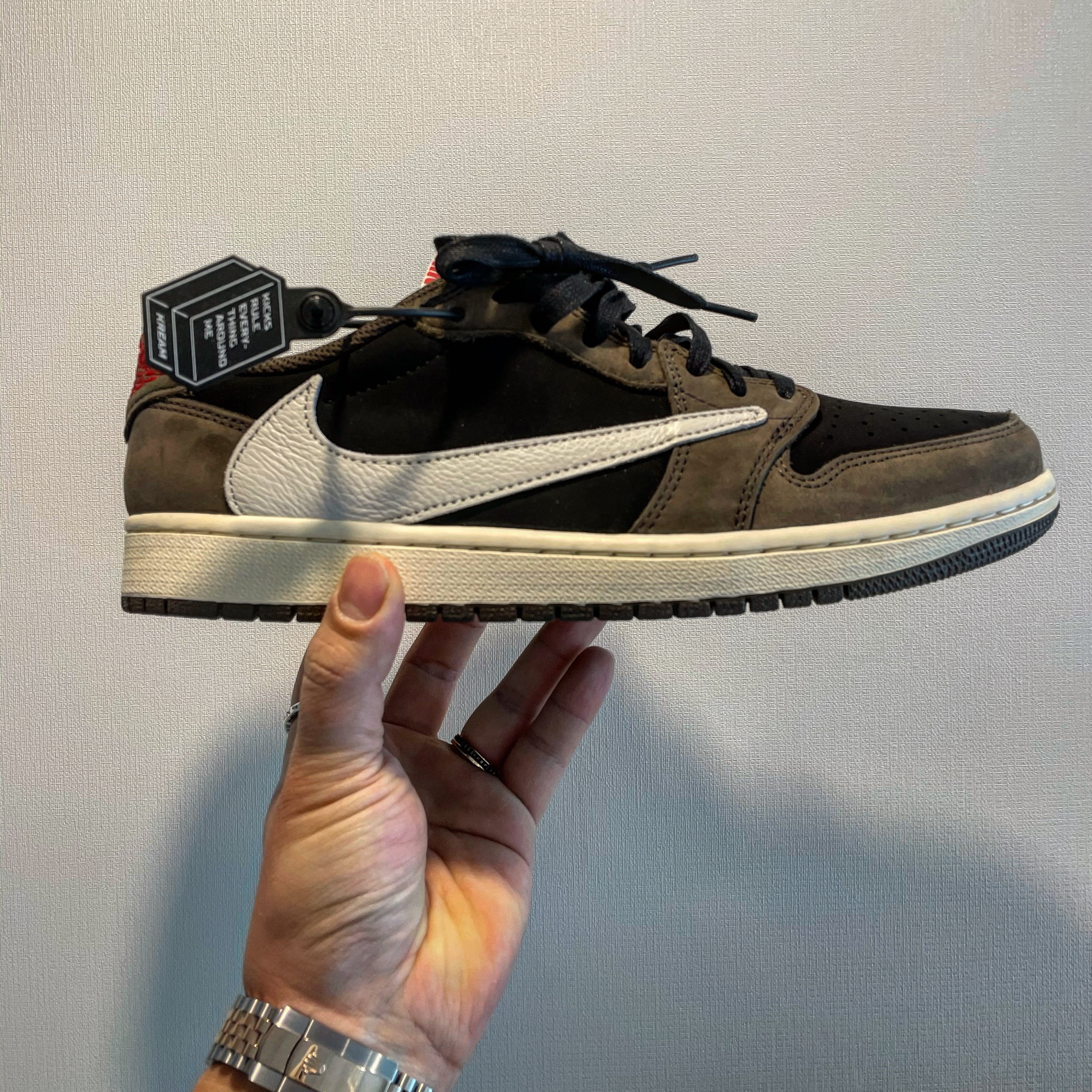 Jordan 1 x Travis Scott Retro Low OG SP Mocha 착용 스타일