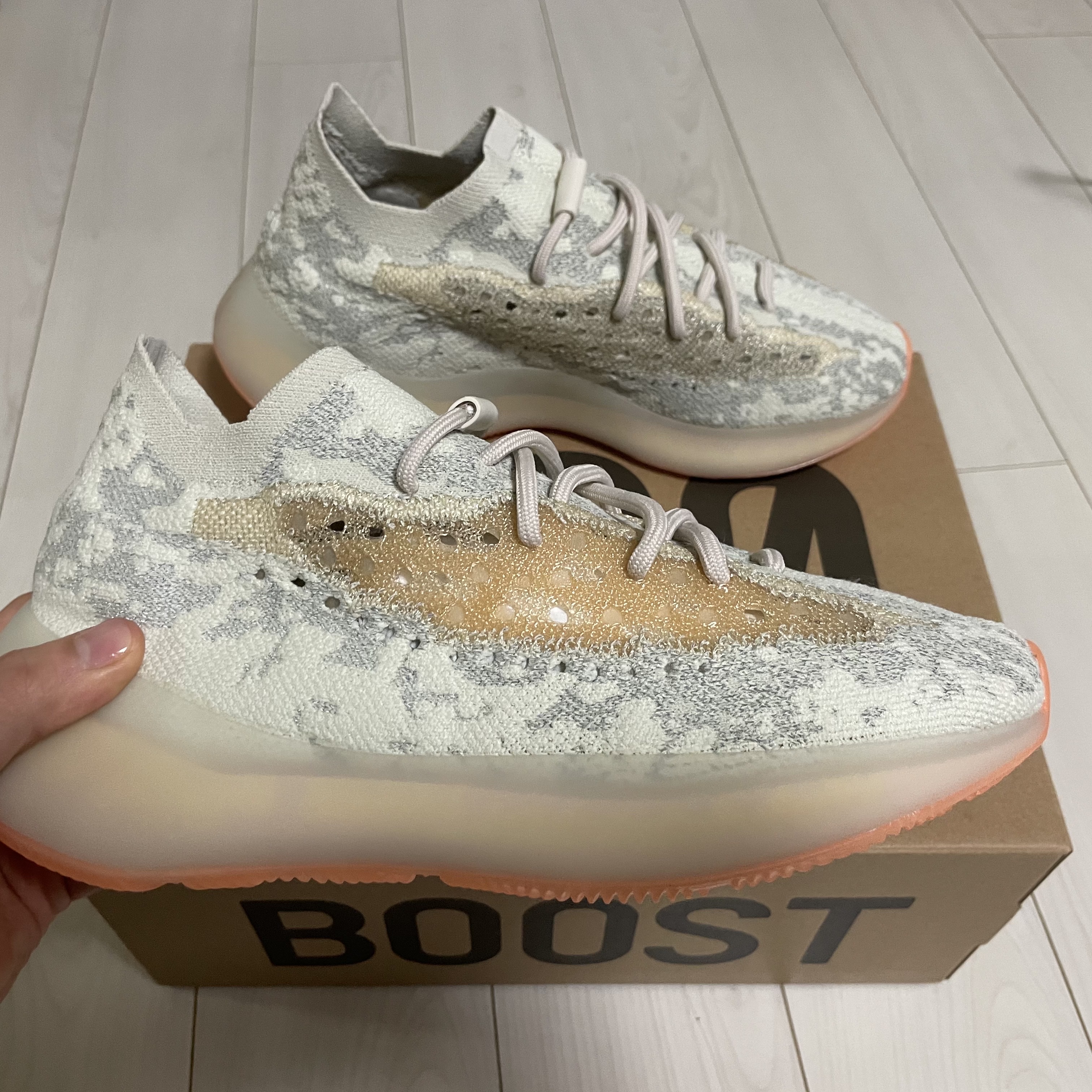 Adidas Yeezy Boost 380 Yecoraite - Reflective 착용 스타일 - 2