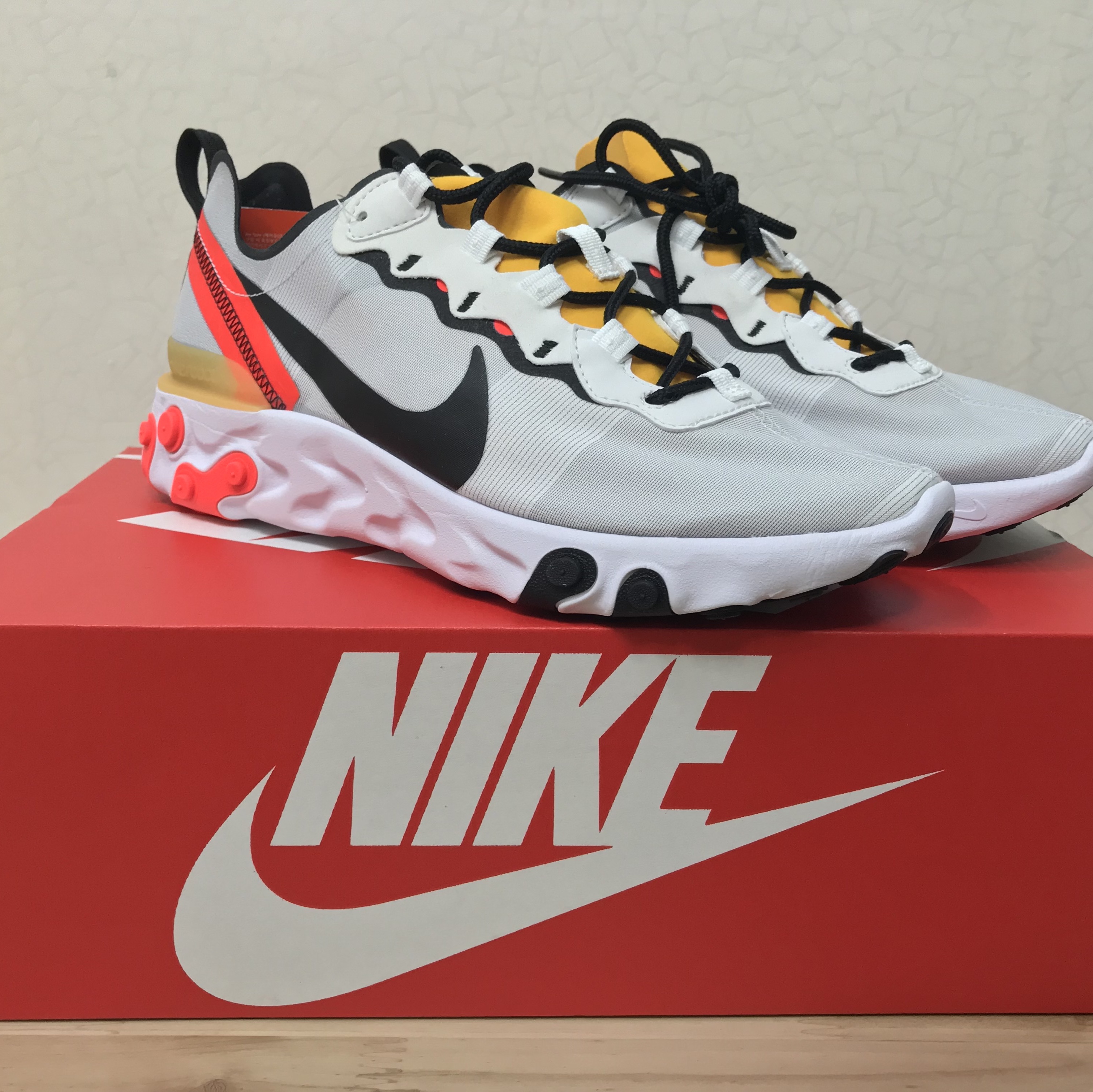 Nike React Element 55 Tour Yellow 착용 스타일 - 2