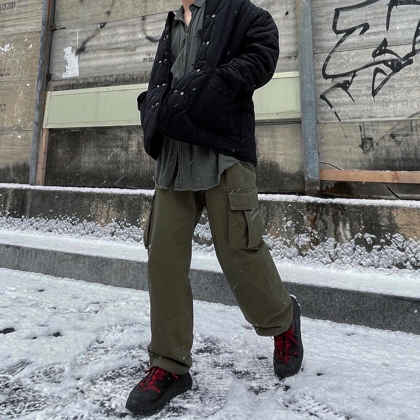 Hoka x Engineered Garments Tor Ultra Low Black Red 착용 스타일