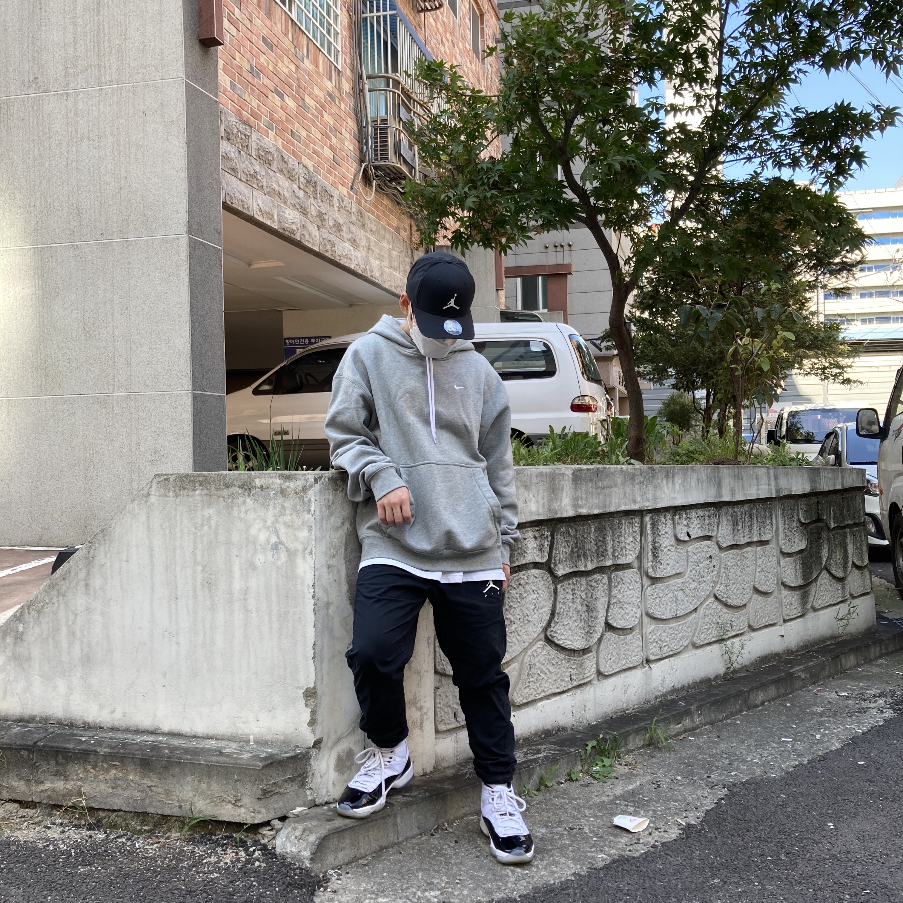 Jordan 11 Retro Concord 2018, Nike M NRG Hoodie Dark Grey Heather 착용 스타일