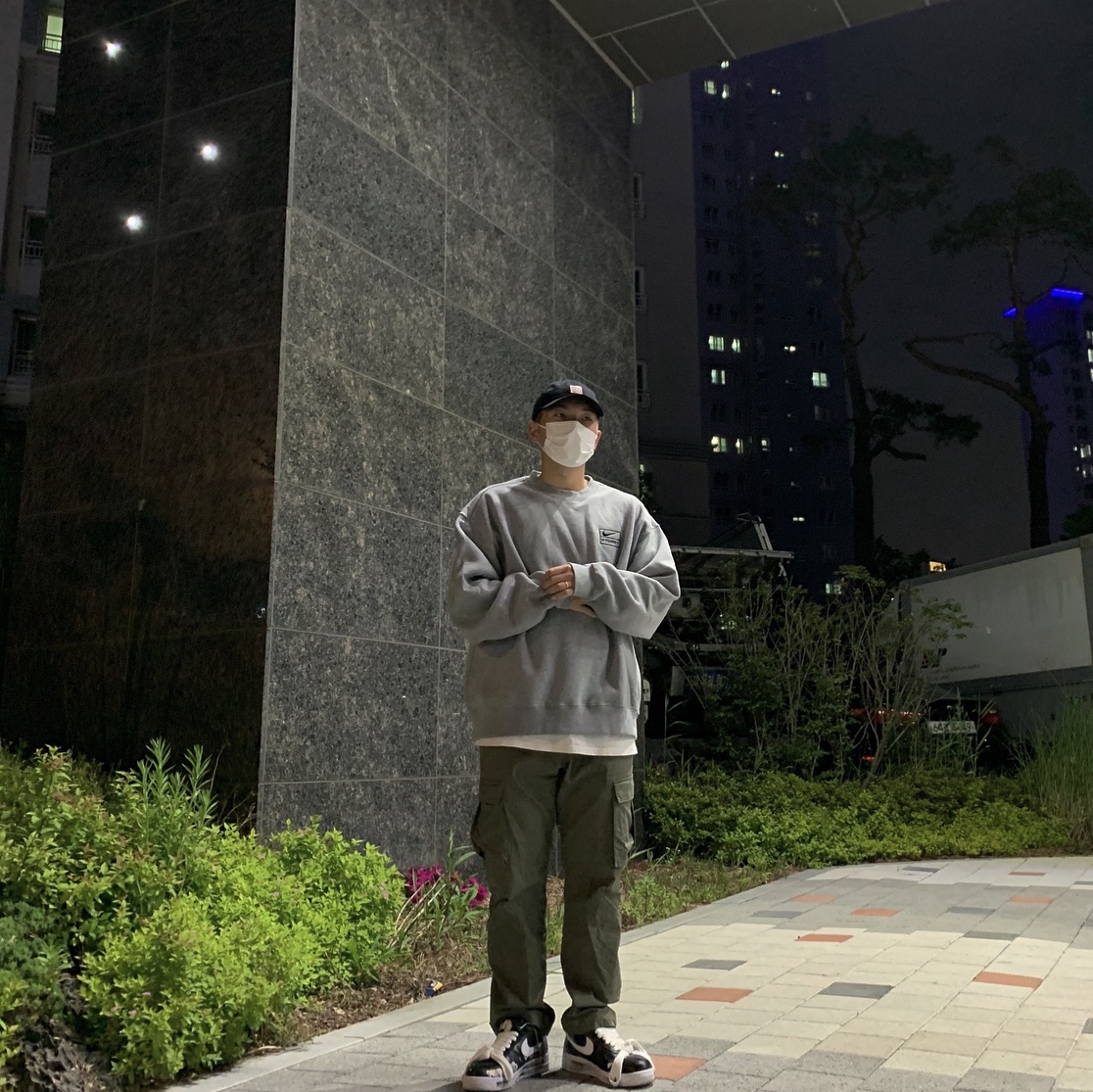Nike x Stussy NRG BR Crew Fleece Grey, Nike x Peaceminusone Air Force 1 Low Para-Noise 착용 스타일