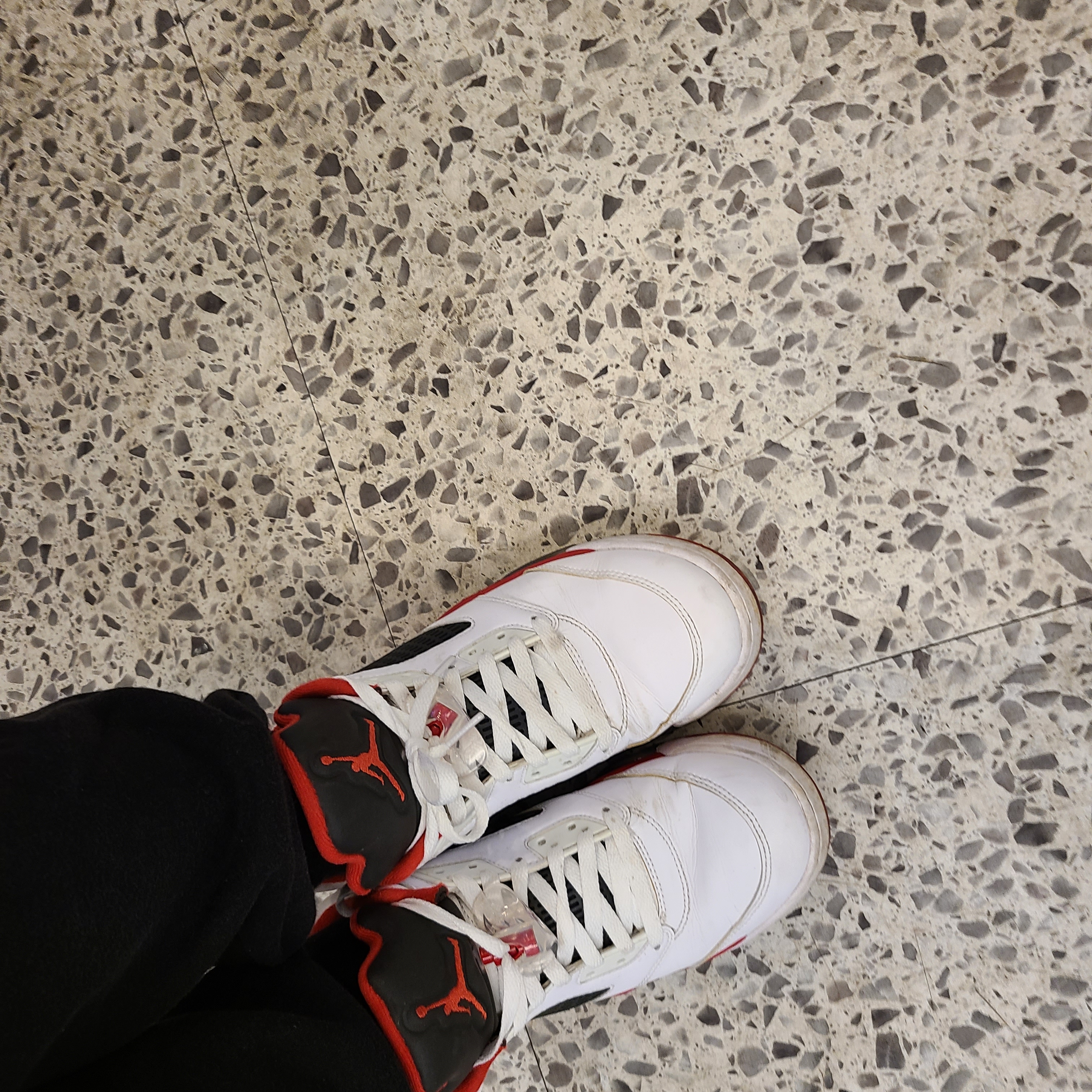 Jordan 5 Retro Low Fire Red 착용 스타일