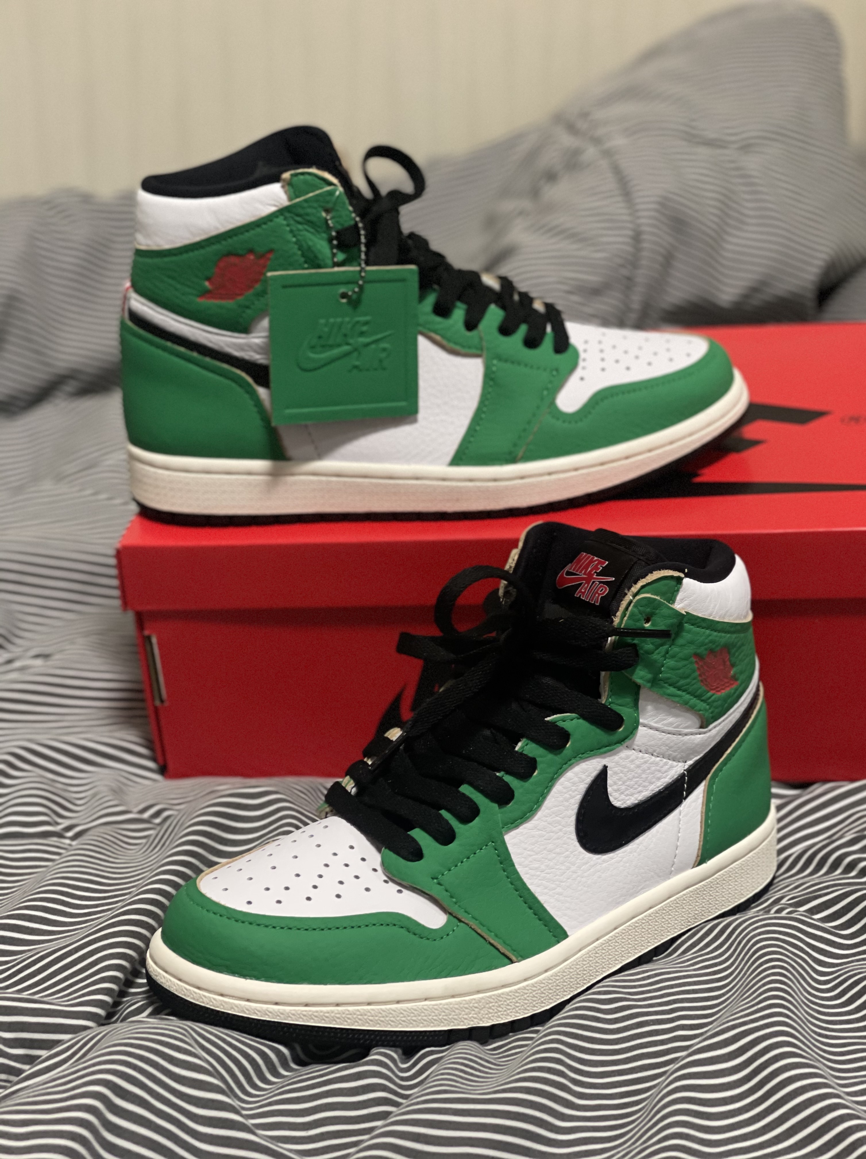 (W) Jordan 1 Retro High OG Lucky Green 착용 스타일 - 1
