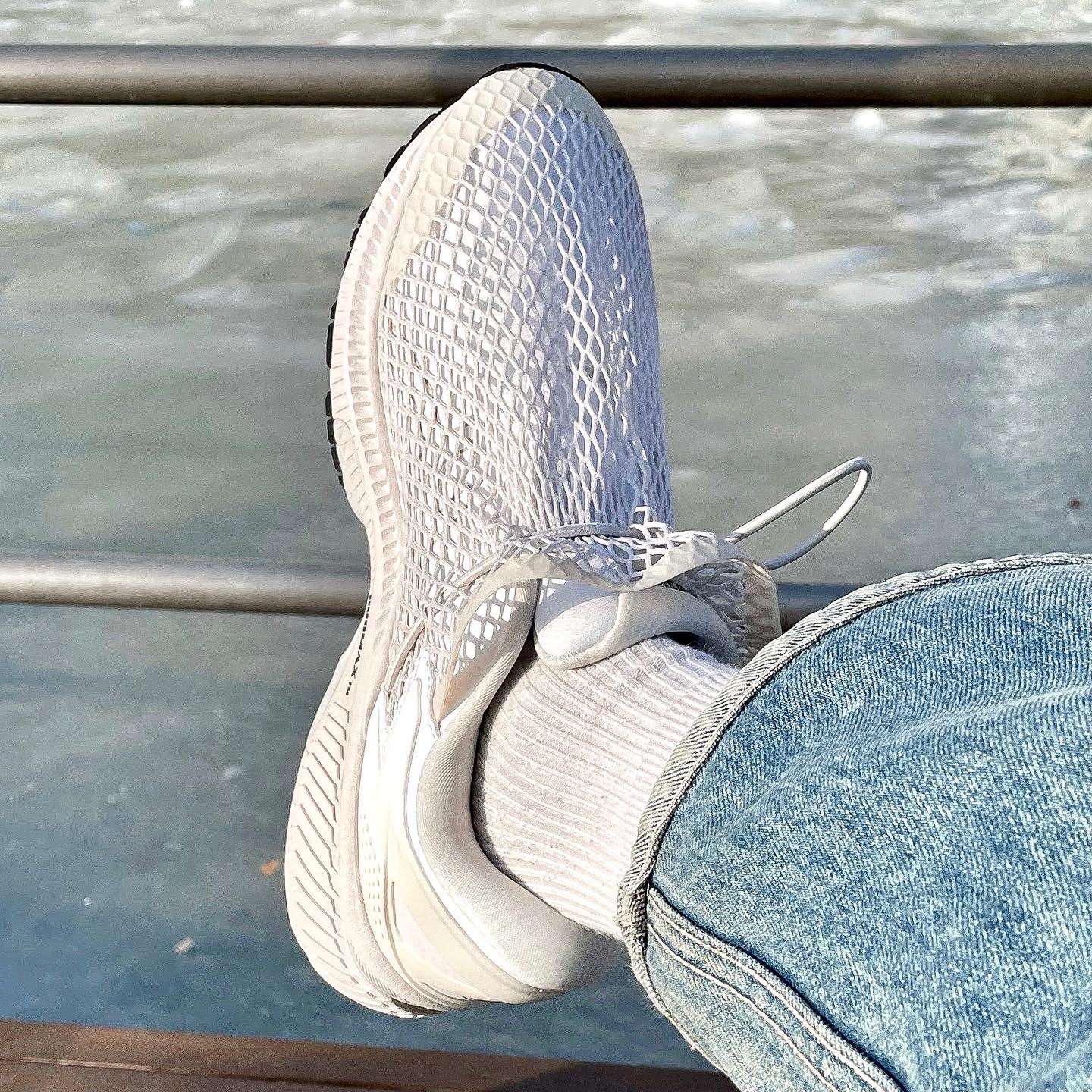 Asics x Vivienne Westwood Gel-Kayano 26 Birch White 착용 스타일