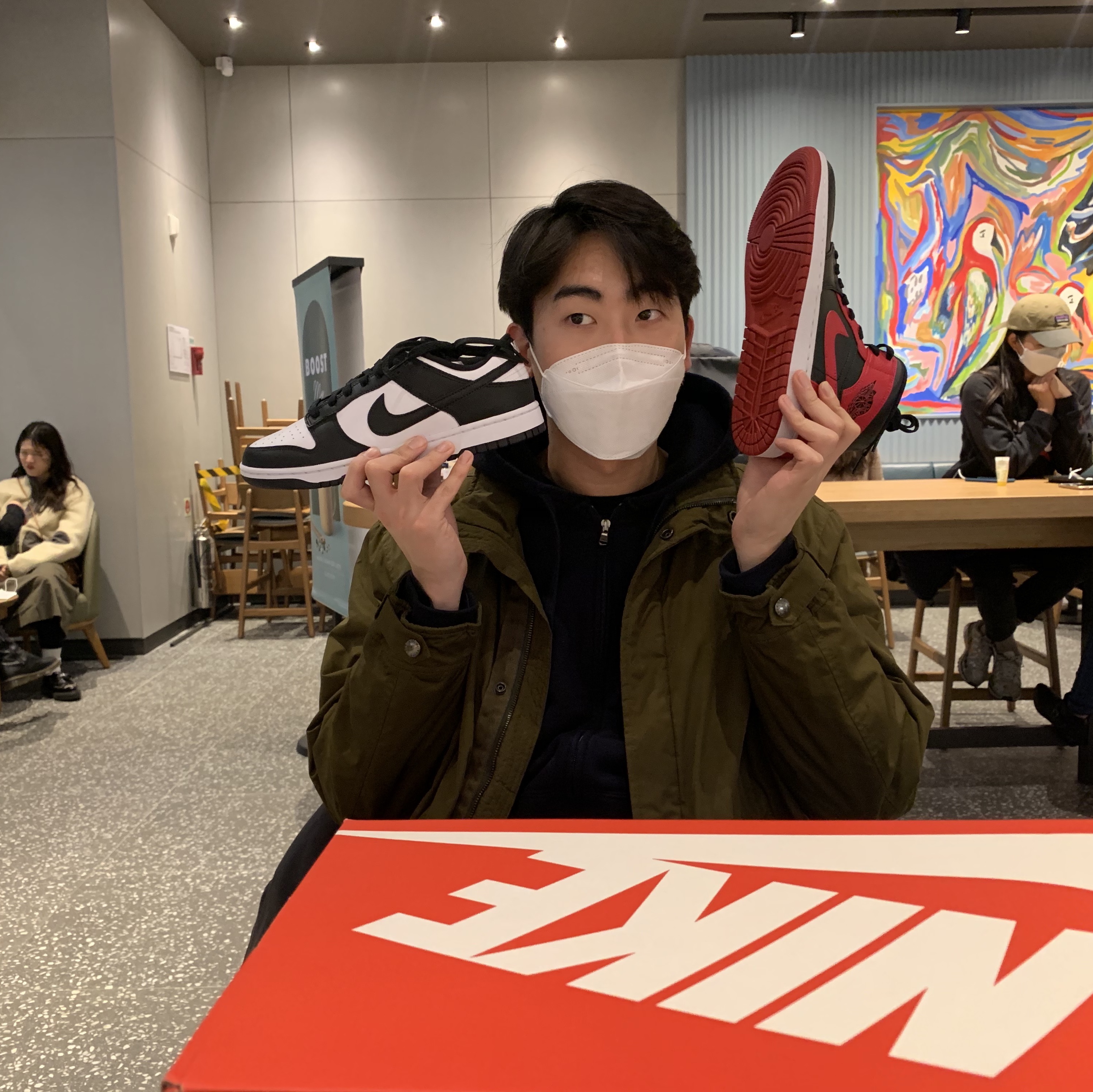 Jordan 1 Mid Bred Banned 2020, Nike Dunk Low Retro Black 착용 스타일 - 2