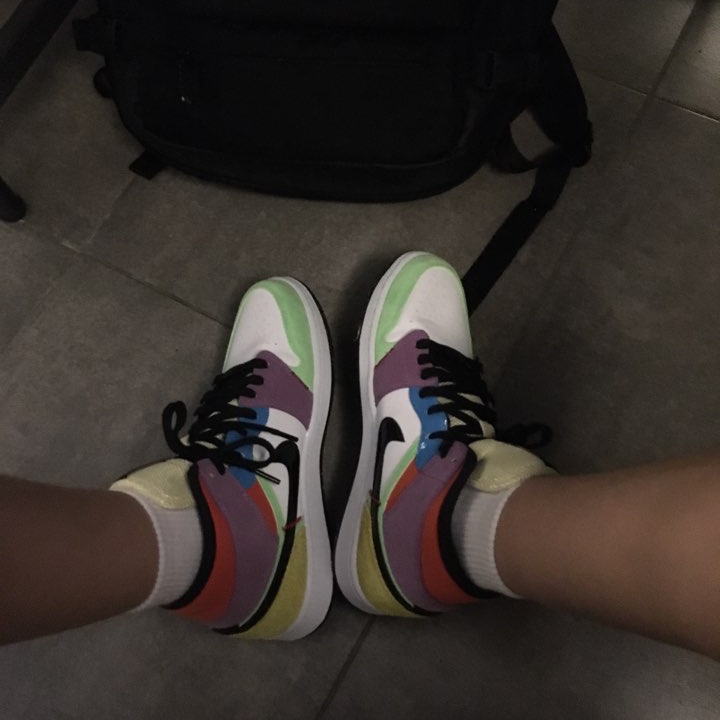 (W) Jordan 1 Mid SE Multi-Color Lightbulb 착용 스타일