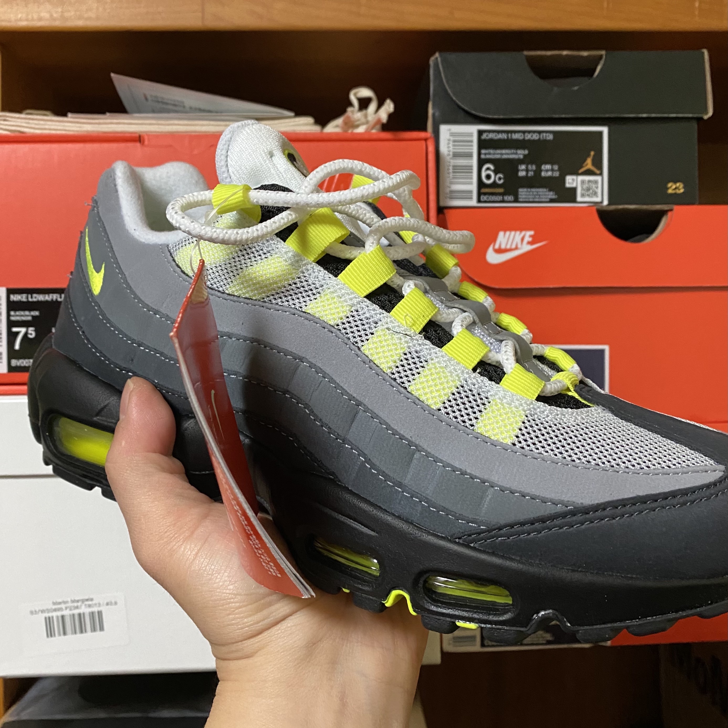 Nike Air Max 95 OG Neon Yellow 2020 착용 스타일