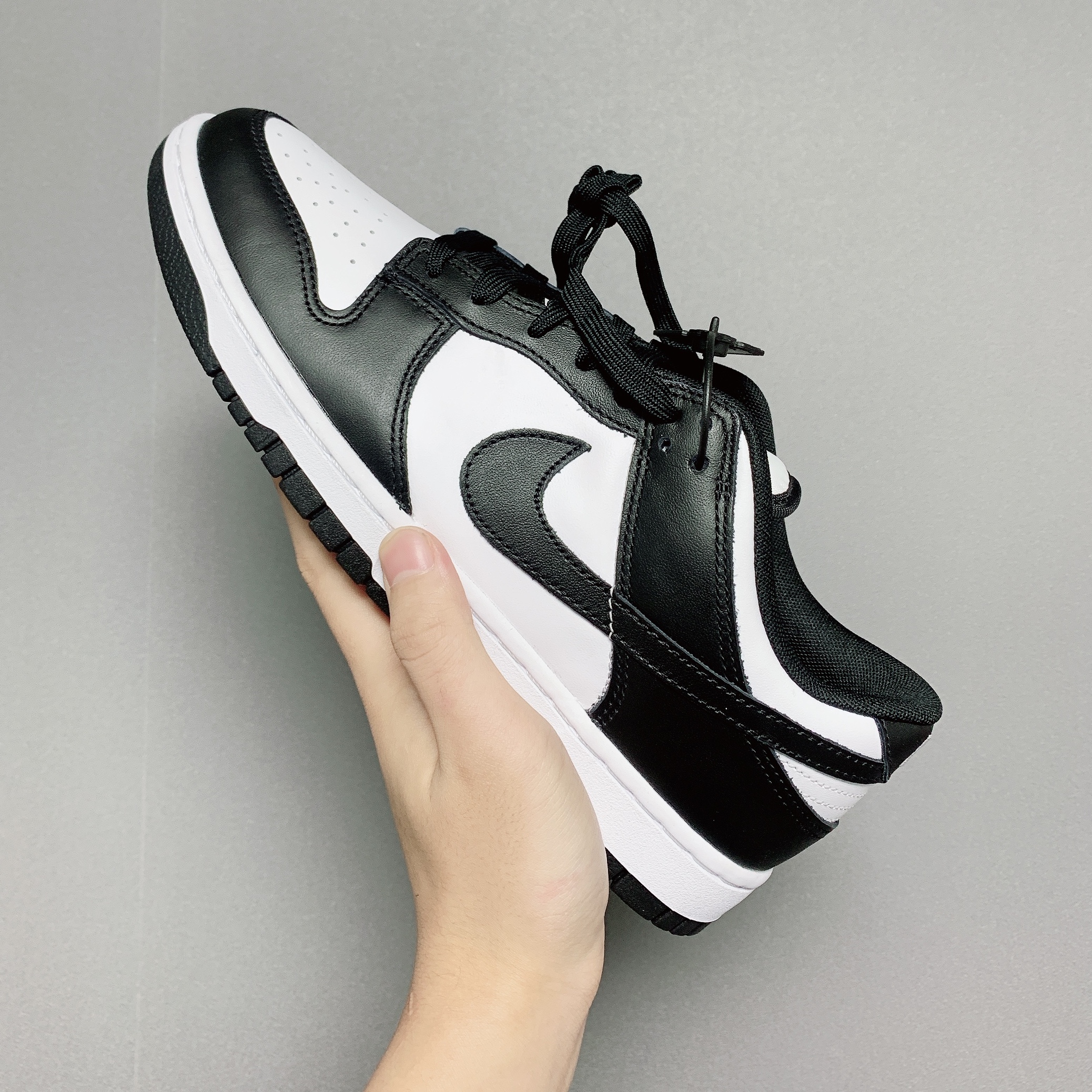 Nike Dunk Low Retro Black 착용 스타일