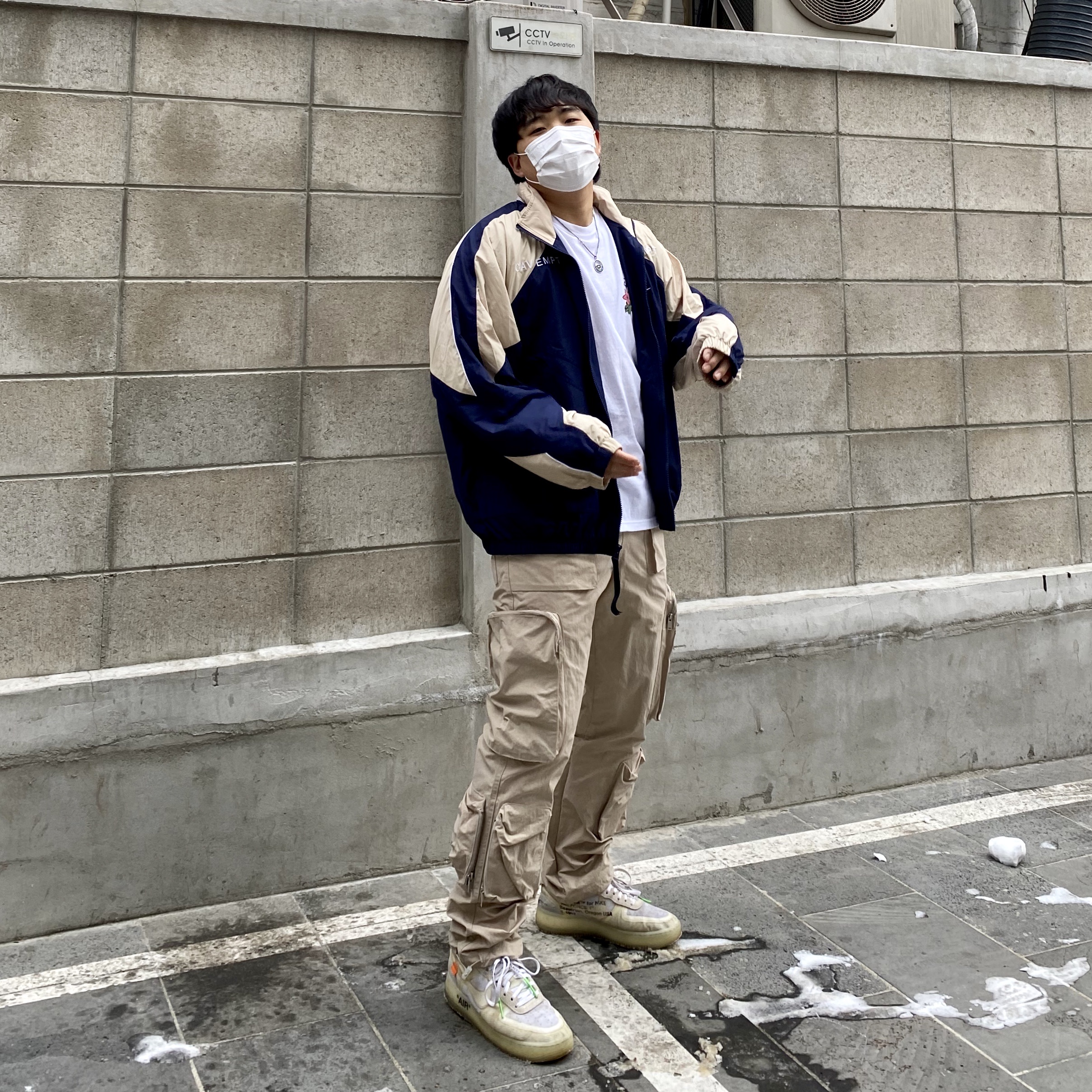 Nike x Off-White Air Force 1 Low The Ten, Nike x Kasina Dunk Low 80's Bus 착용 스타일