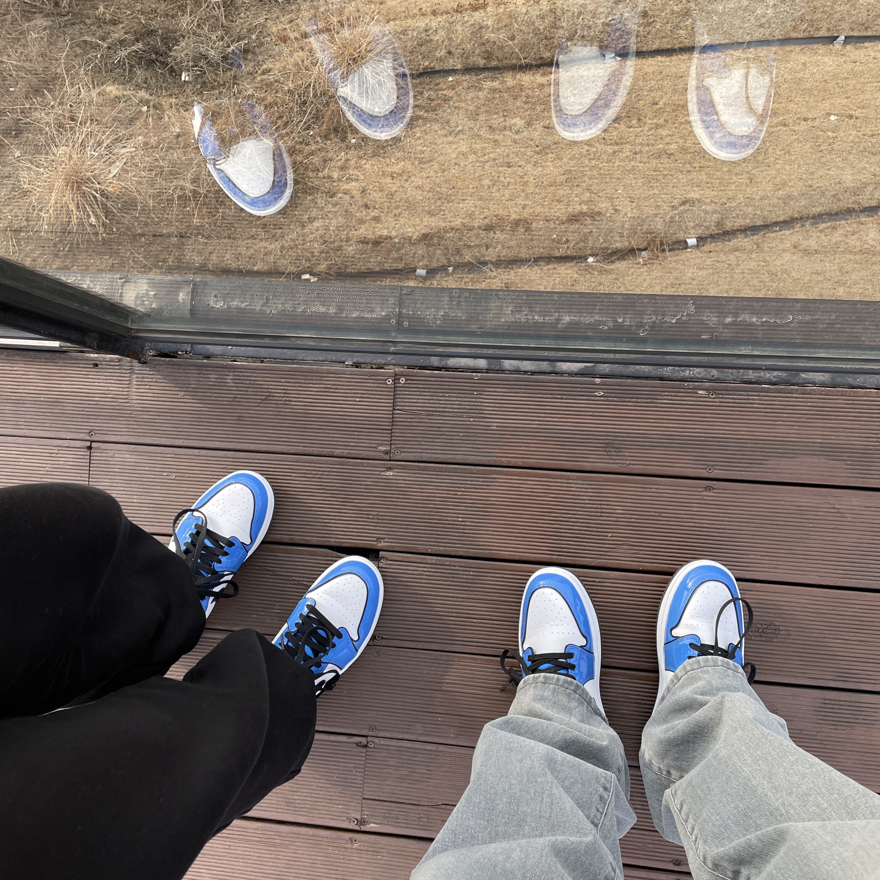 Jordan 1 Mid SE Signal Blue 착용 스타일 - 1