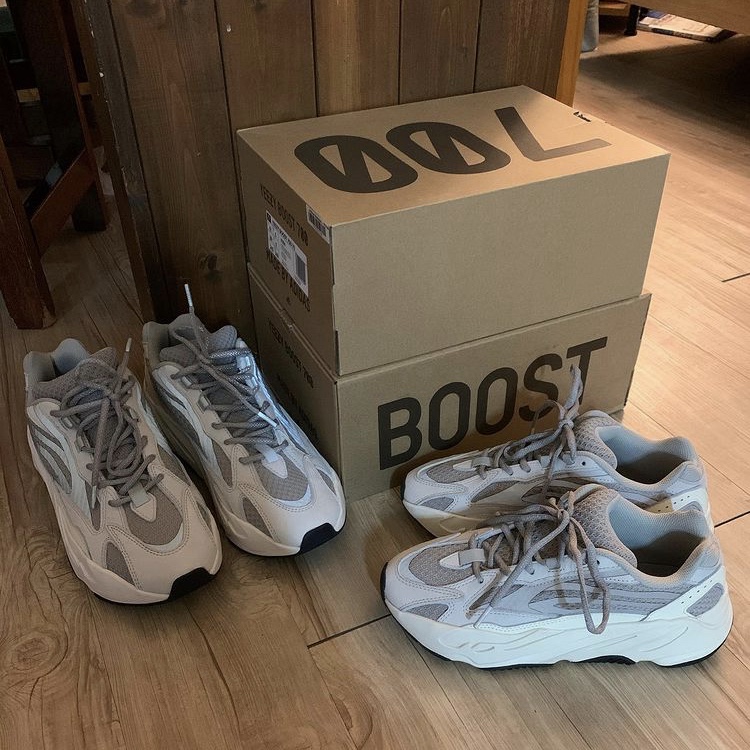 Adidas Yeezy Boost 700 V2 Static 2018 착용 스타일