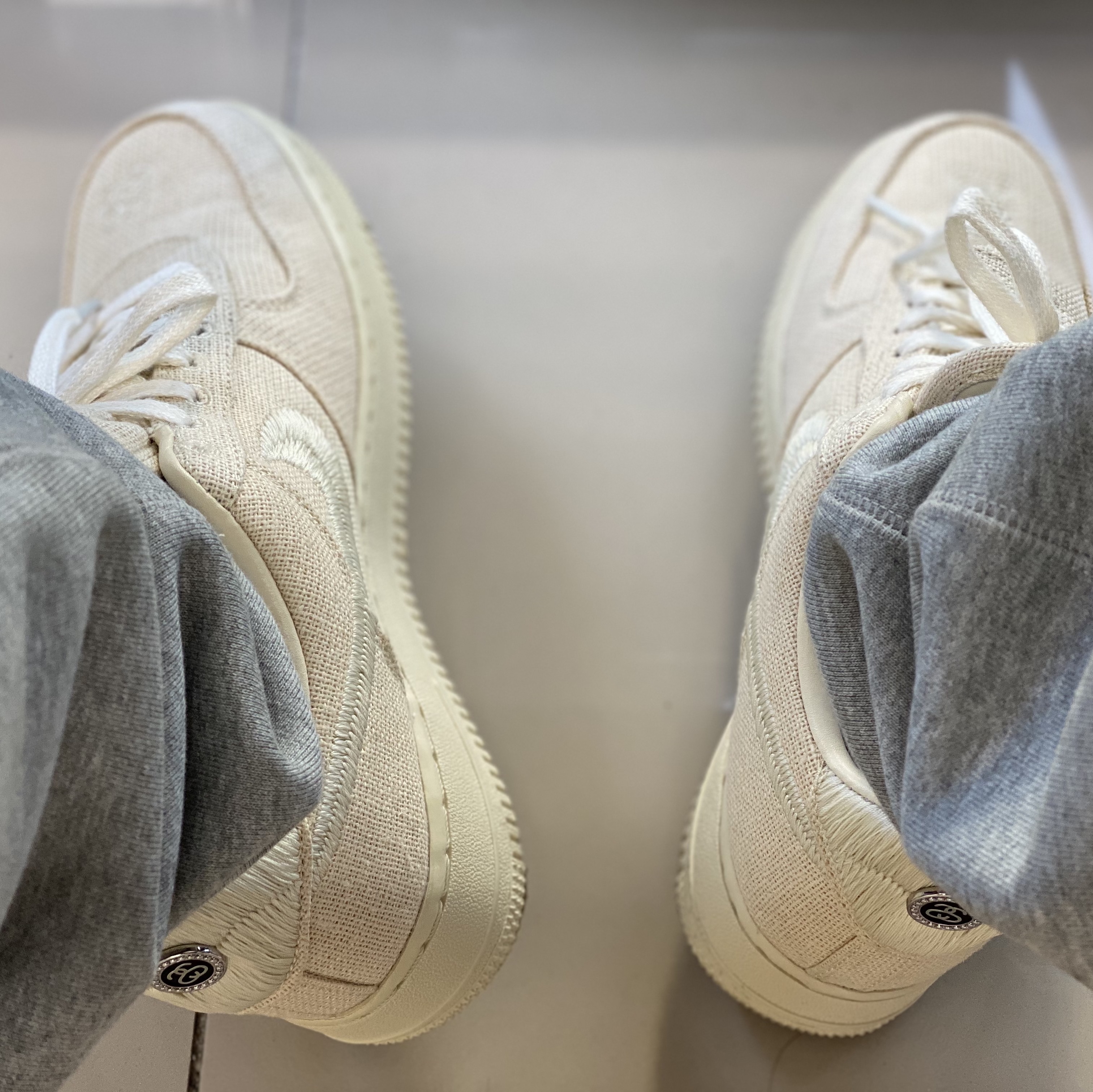 Nike x Stussy Air Force 1 Low Fossil, Nike x Stussy NRG ZR Fleece Pants Heather Grey - US/EU 착용 스타일 - 3