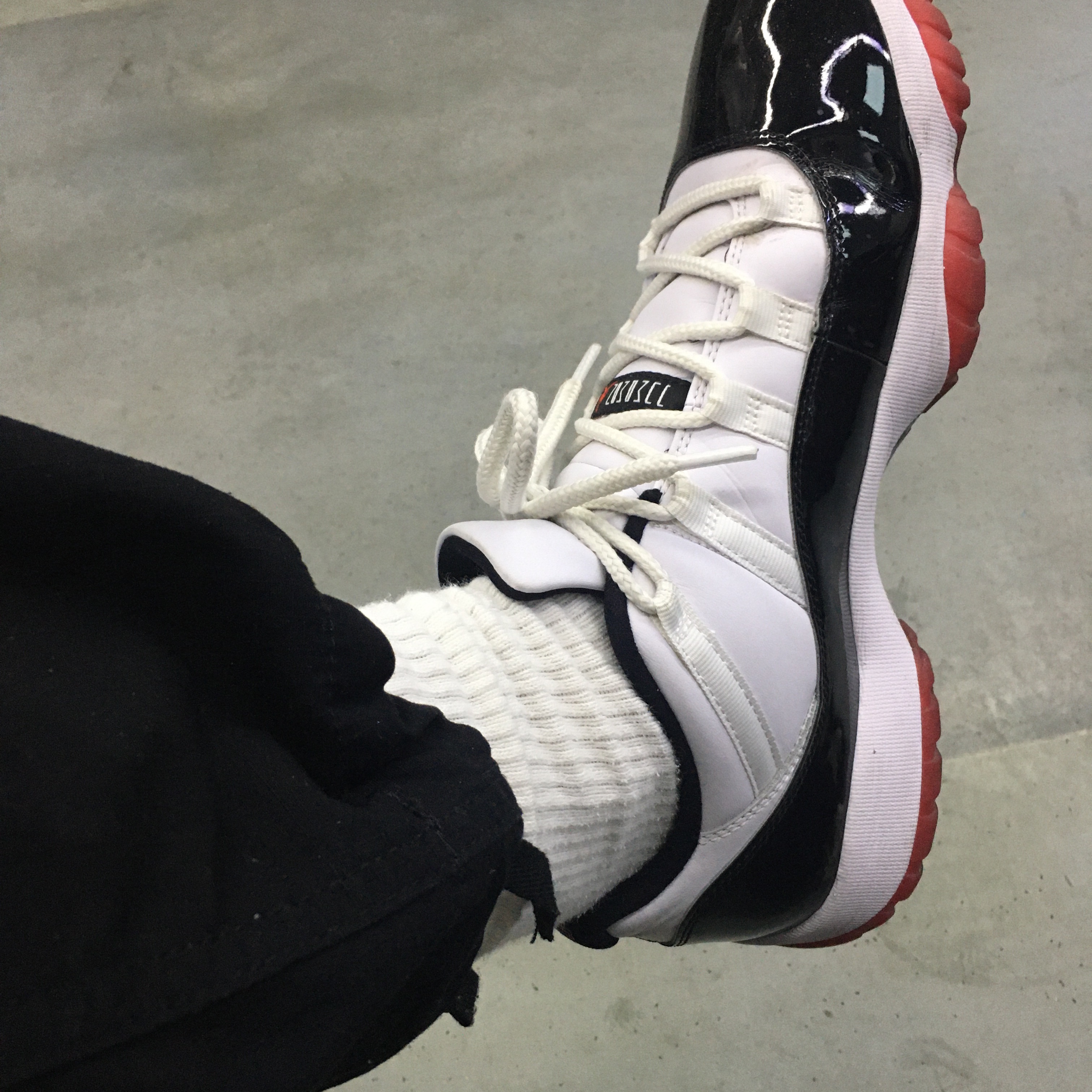 Jordan 11 Retro Low Concord Bred 착용 스타일