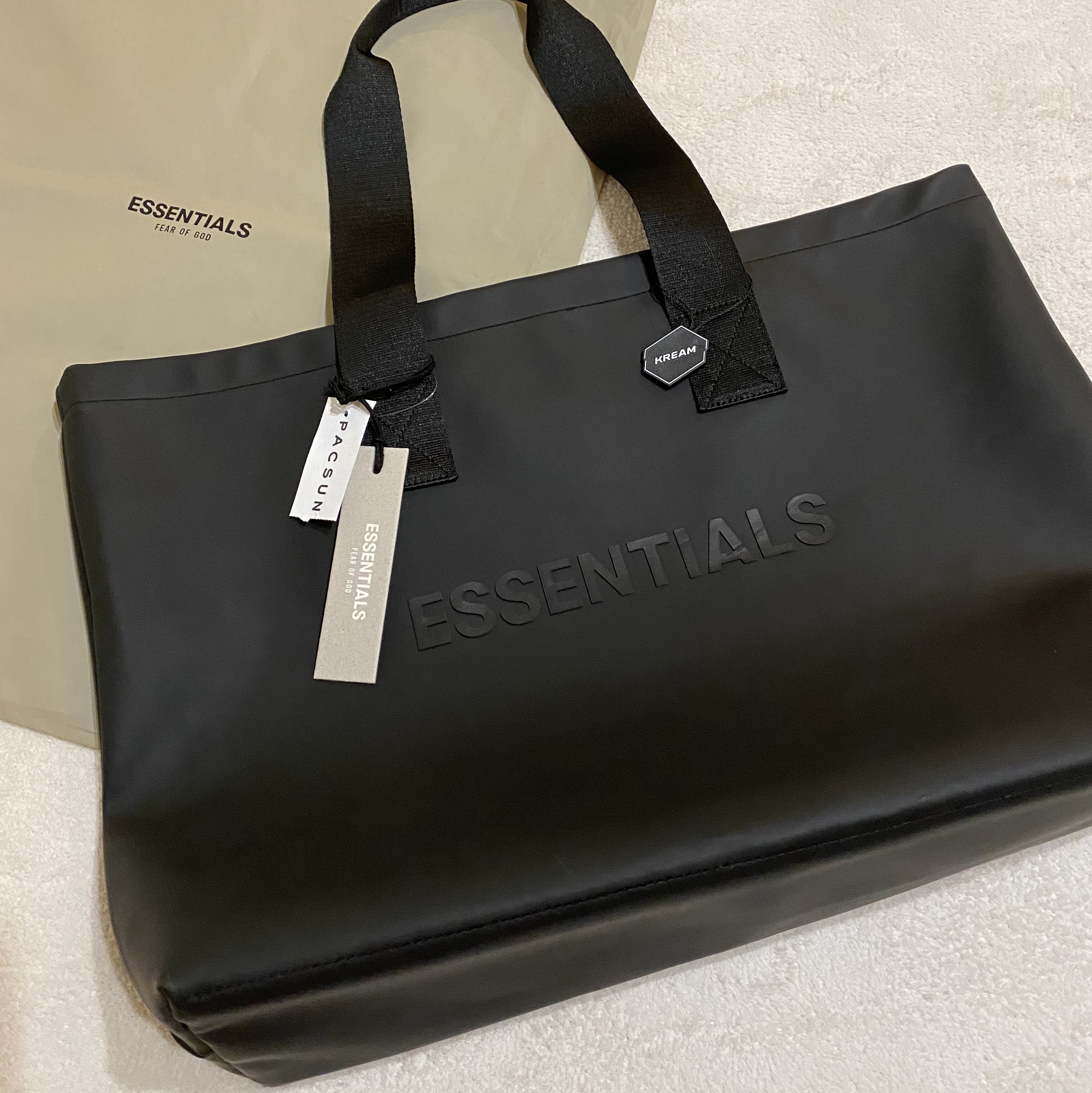Essentials Tote Bag Dark Slate/Stretch Limo/Black - 20FW 착용 스타일