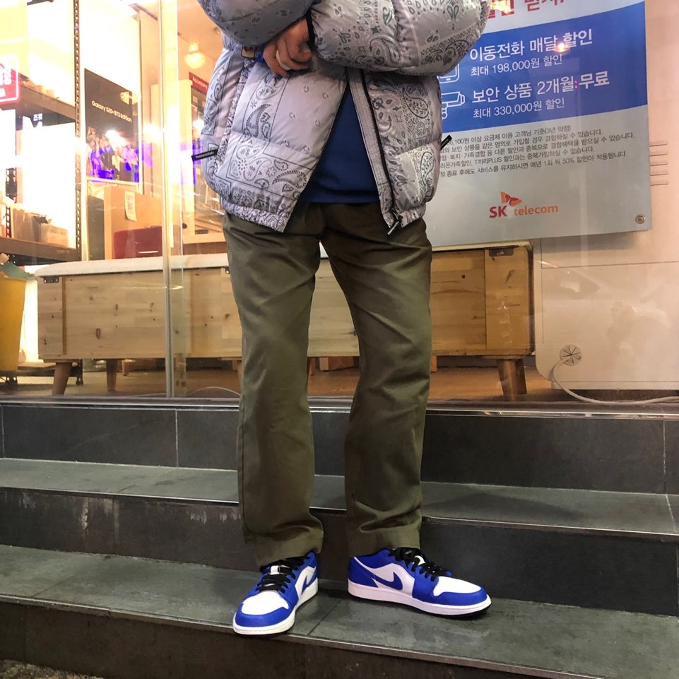 Jordan 1 Low Hyper Royal 착용 스타일
