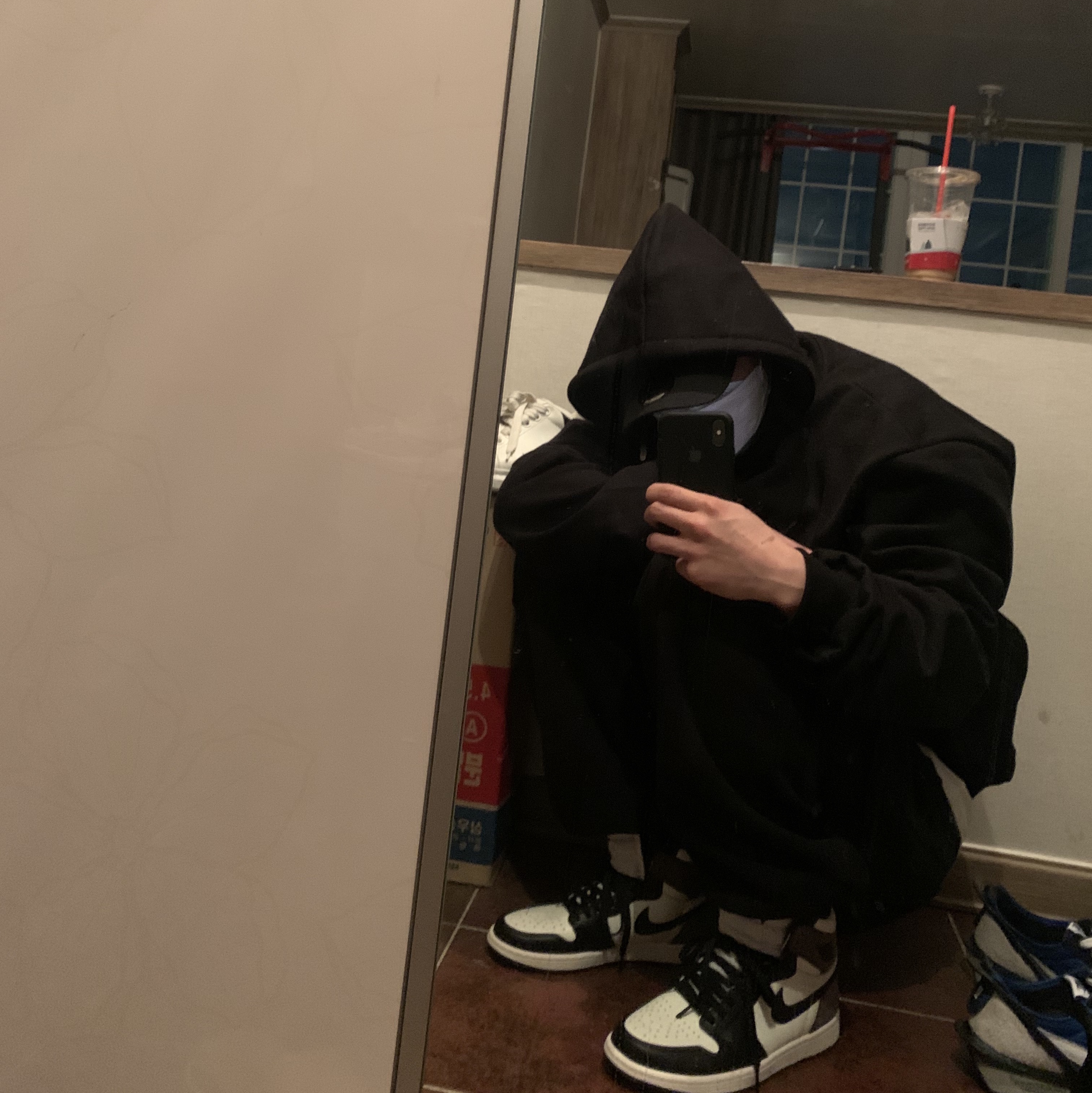Jordan 1 Retro High OG Black Mocha 착용 스타일