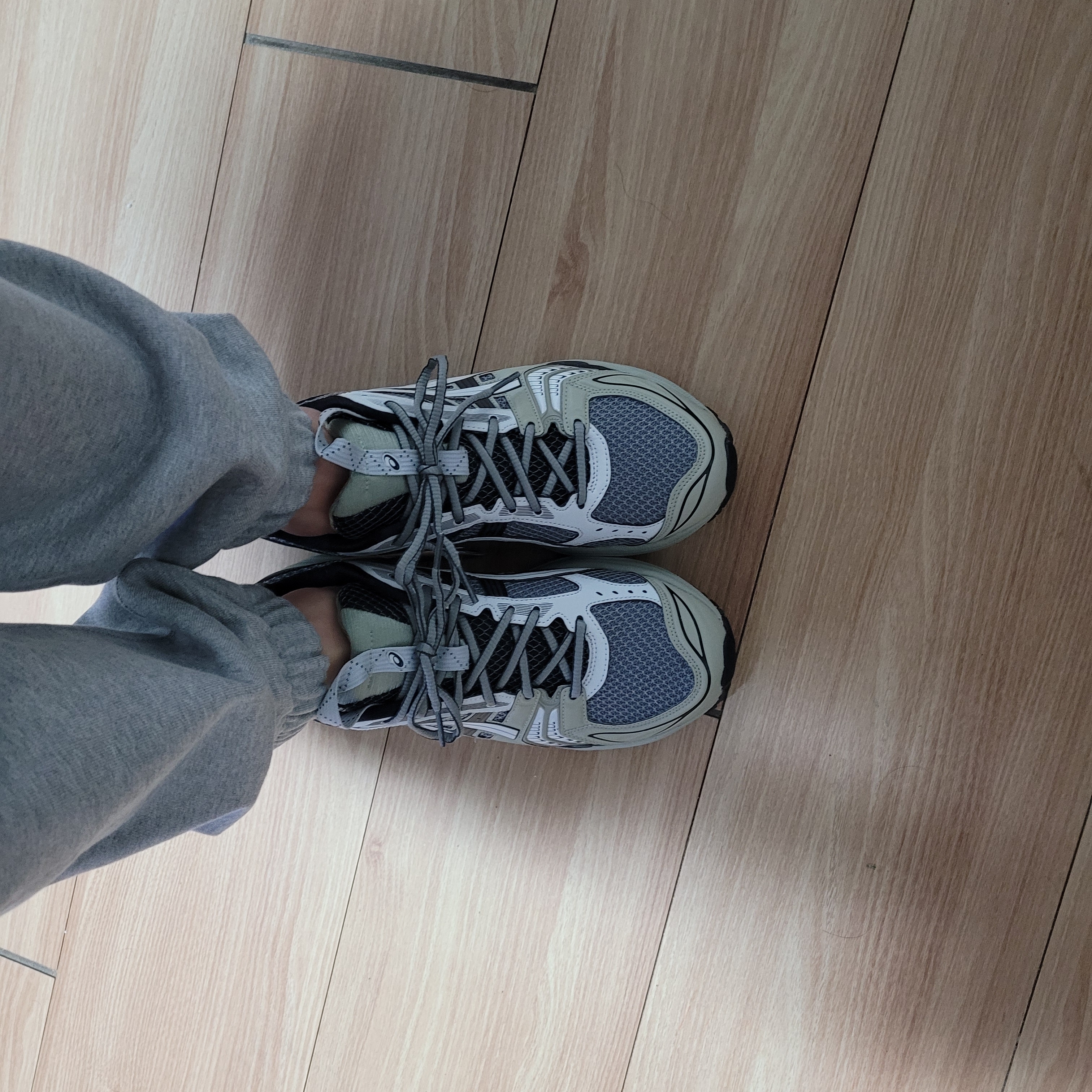 Asics UB1-S Gel-Kayano 14 Piedmont Grey 착용 스타일